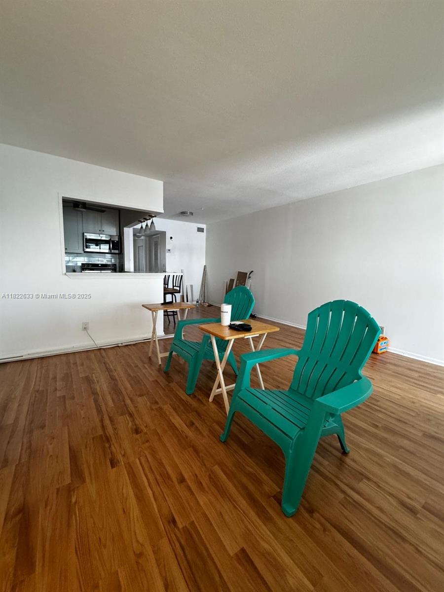 SHORE CLUB APTS A INC - Residential Lease