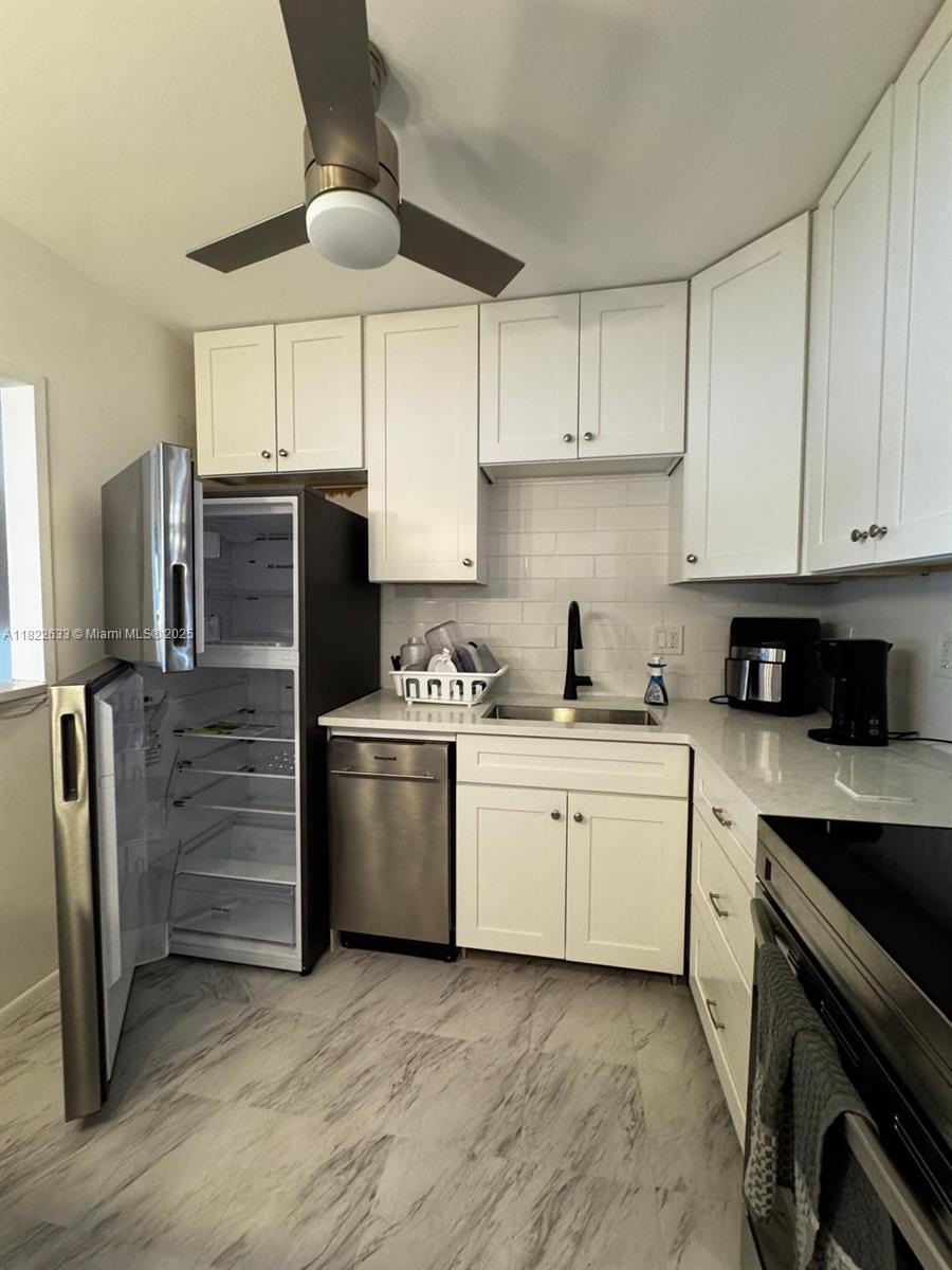 SHORE CLUB APTS A INC - Residential Lease
