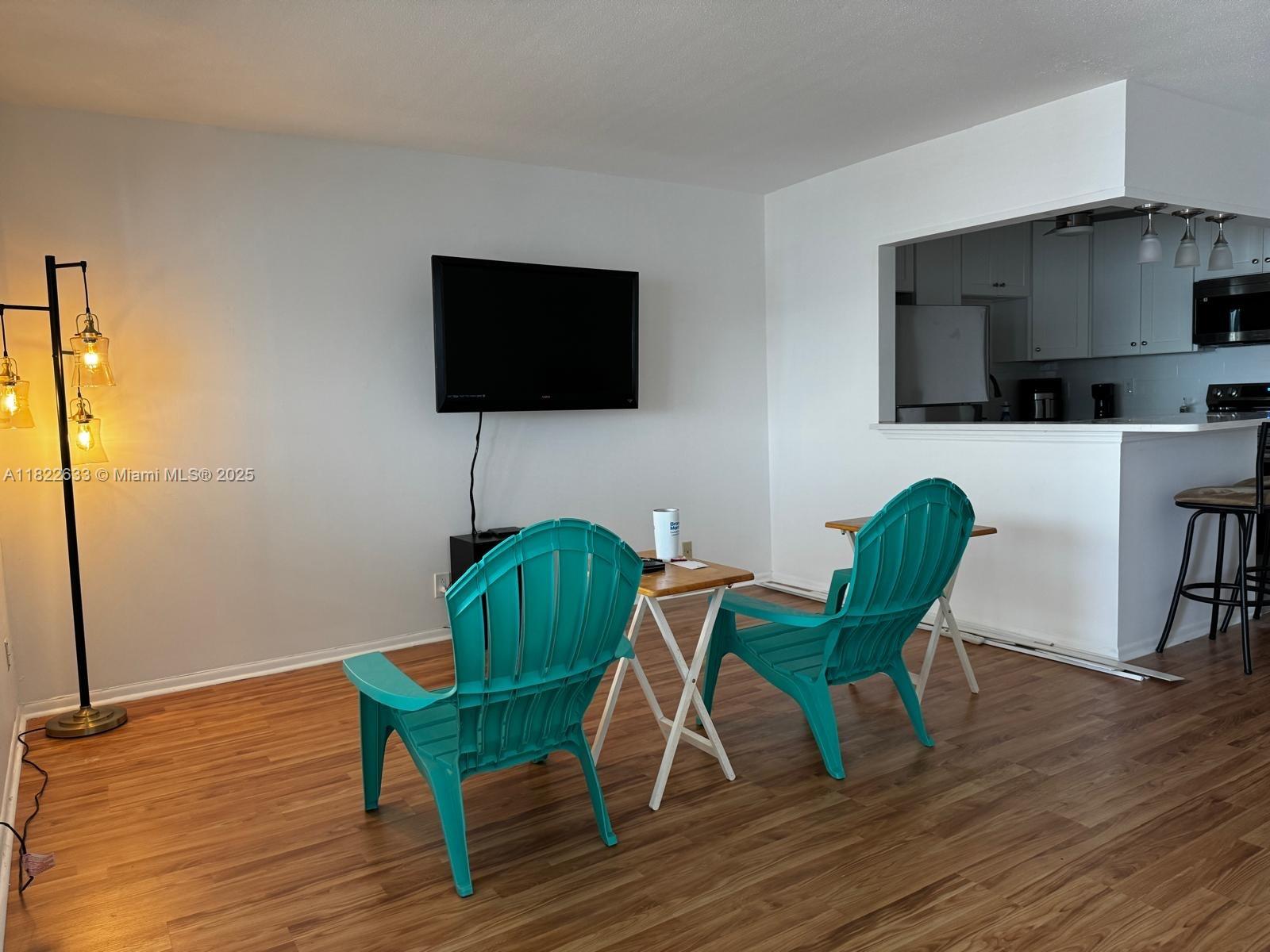 SHORE CLUB APTS A INC - Residential Lease
