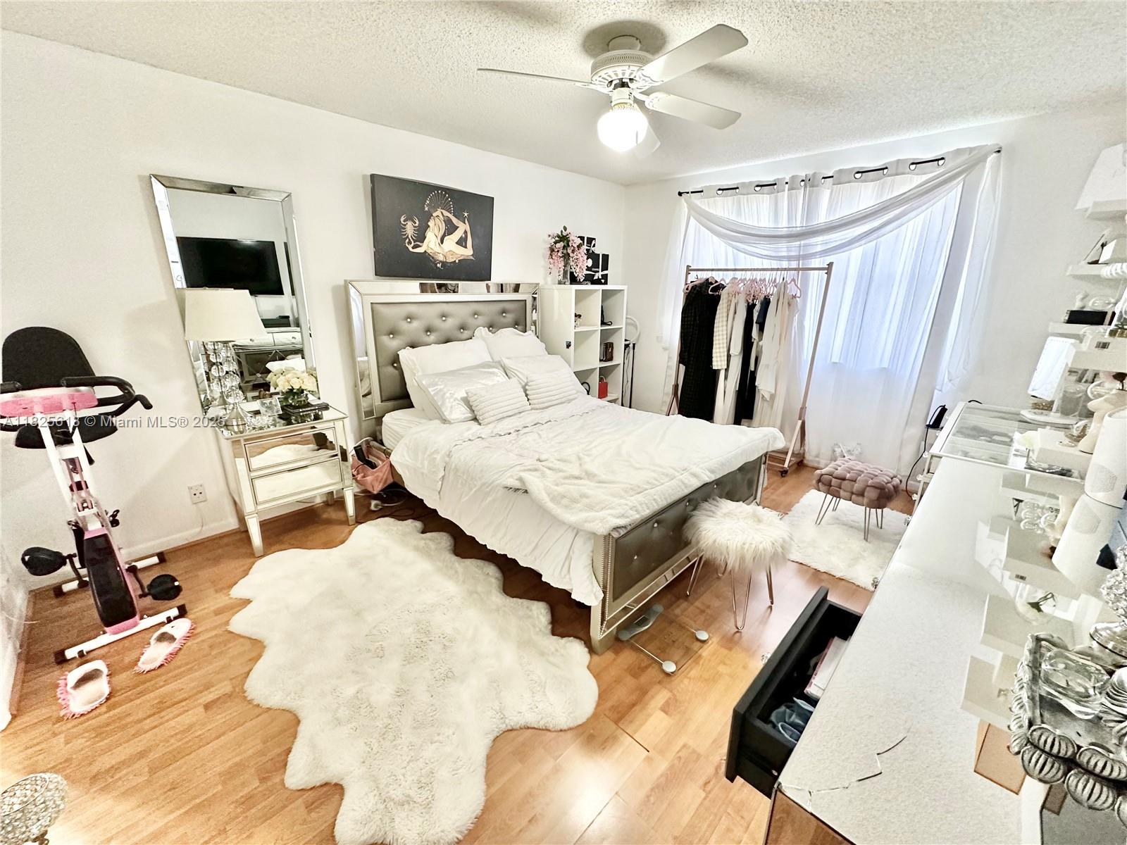 8955 Wiles Rd 208