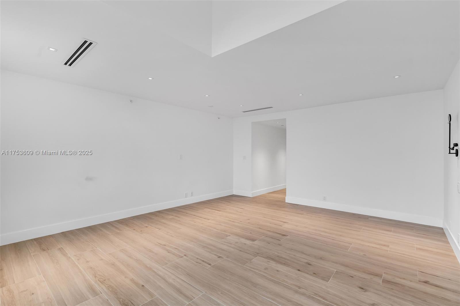 KEY COLONY NO 2 CONDO - Residential Lease