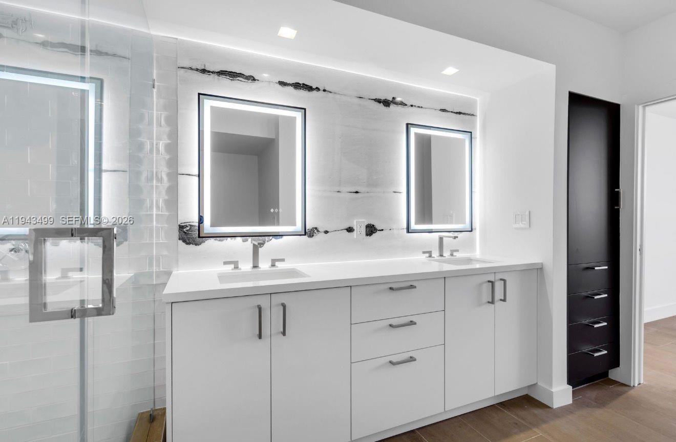 THE WAVERLY AT SOUTH BEACH - Residential