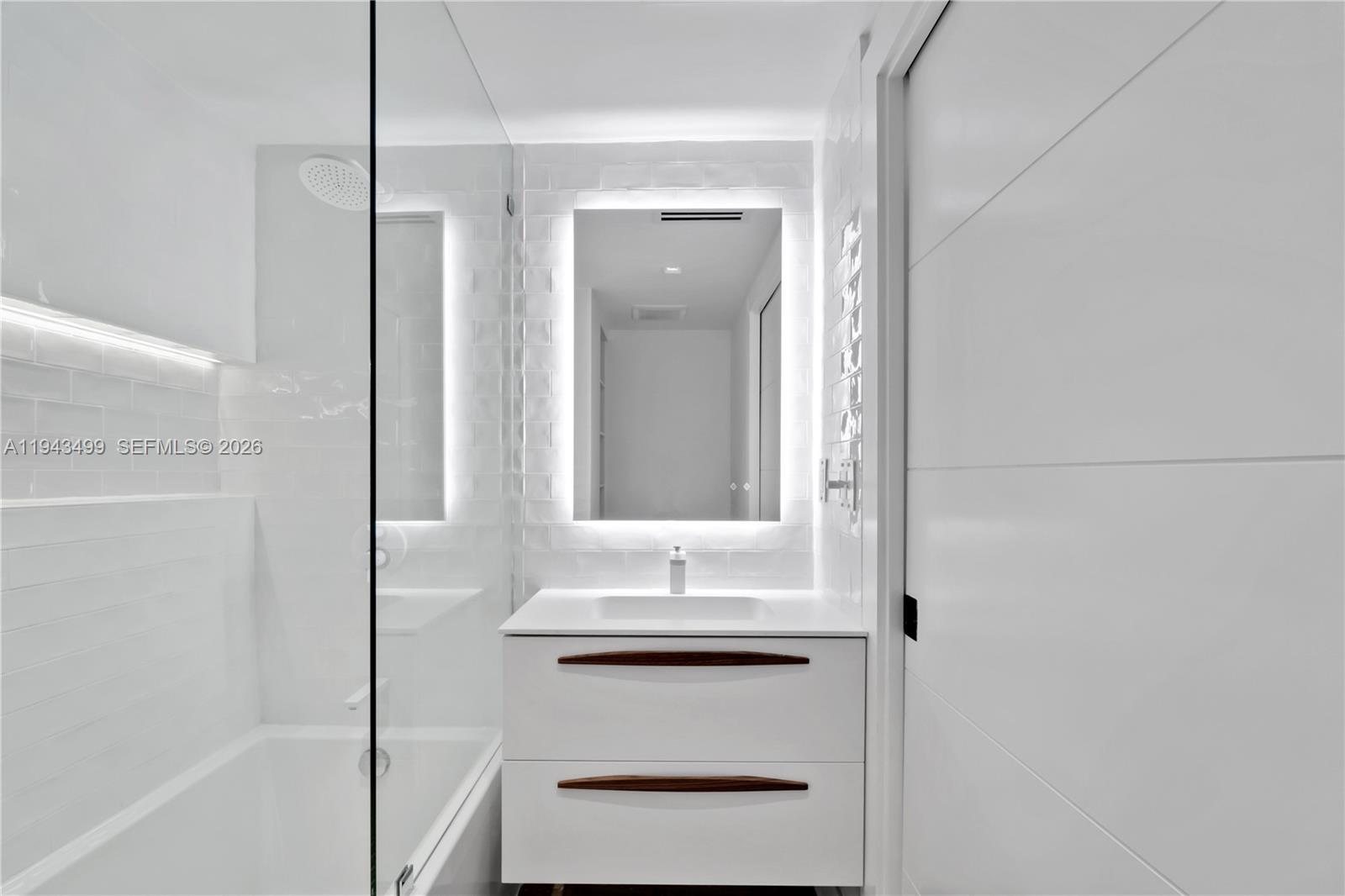 THE WAVERLY AT SOUTH BEACH - Residential