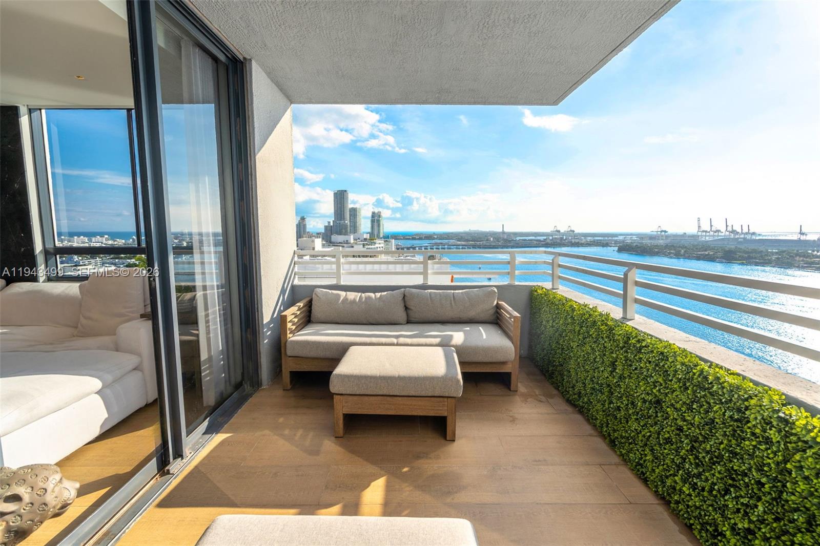 THE WAVERLY AT SOUTH BEACH - Residential