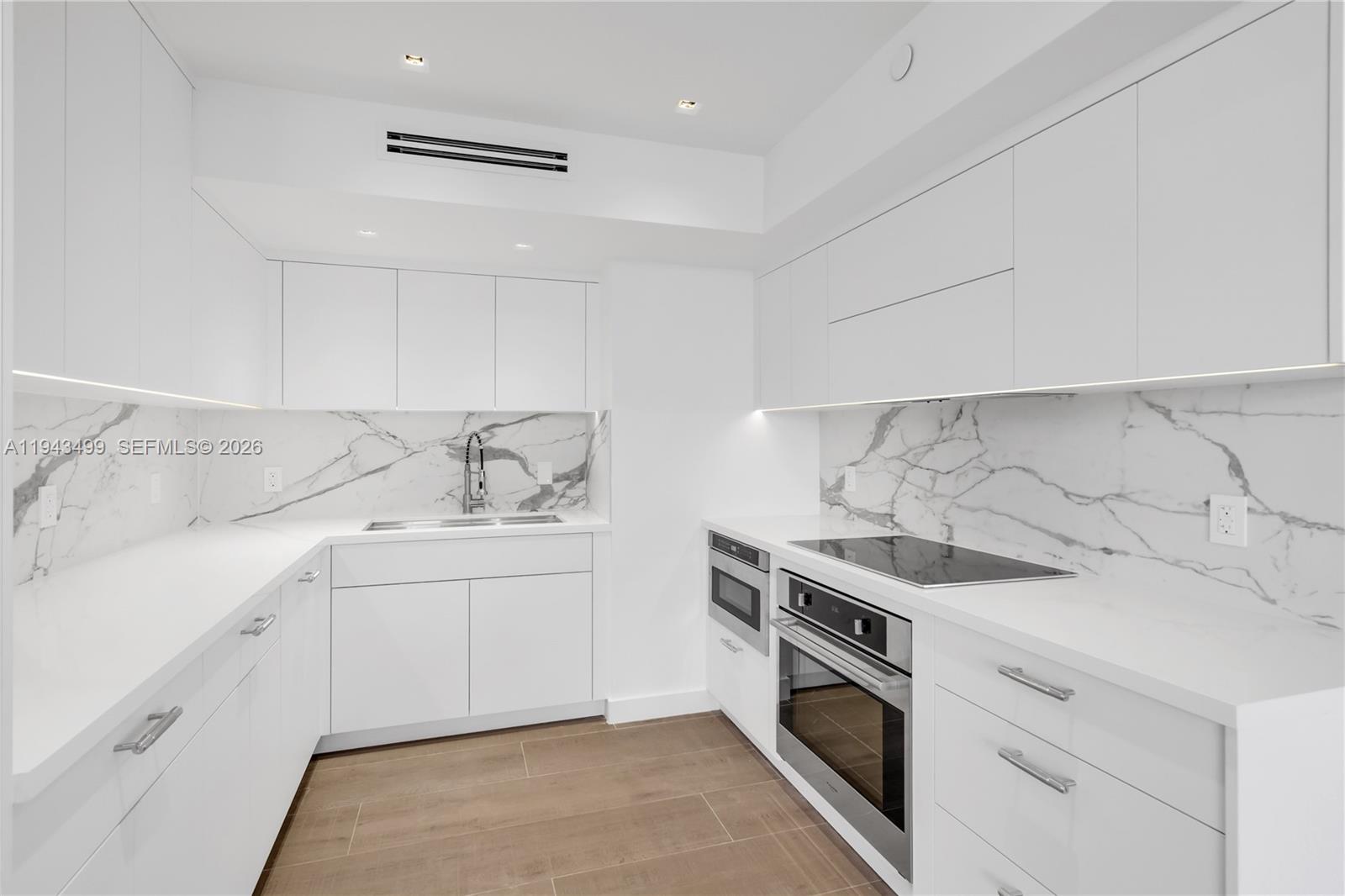 THE WAVERLY AT SOUTH BEACH - Residential