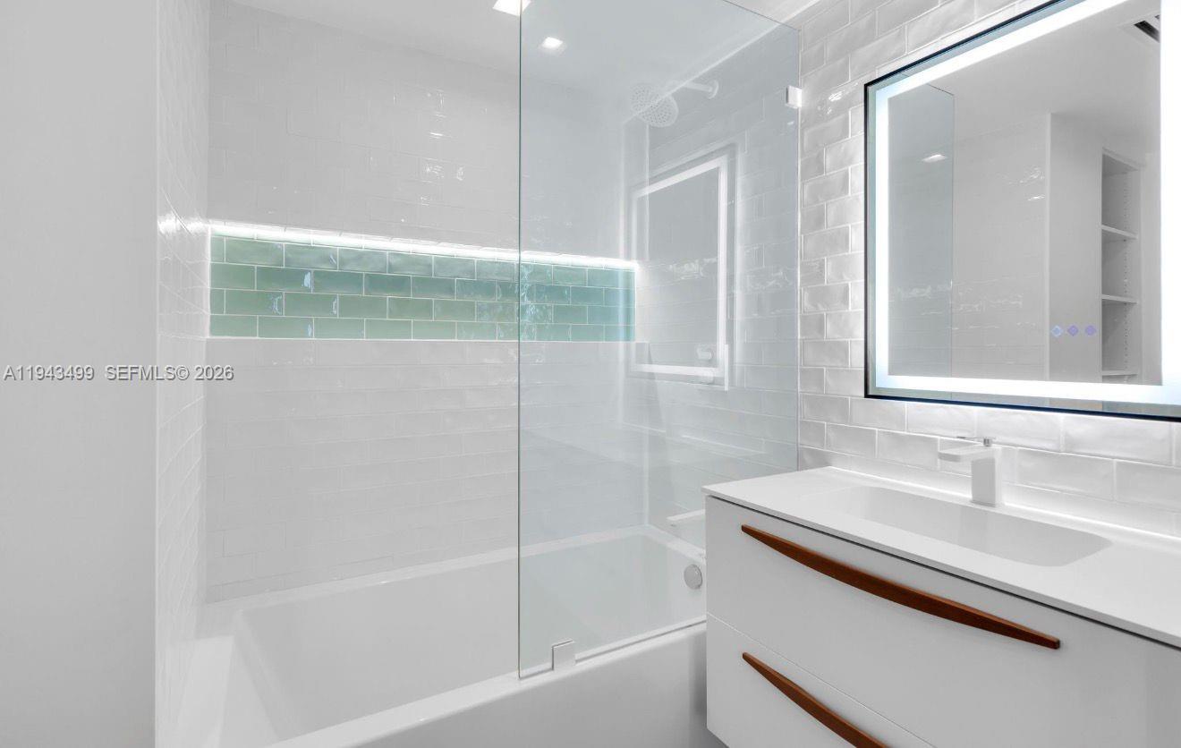 THE WAVERLY AT SOUTH BEACH - Residential