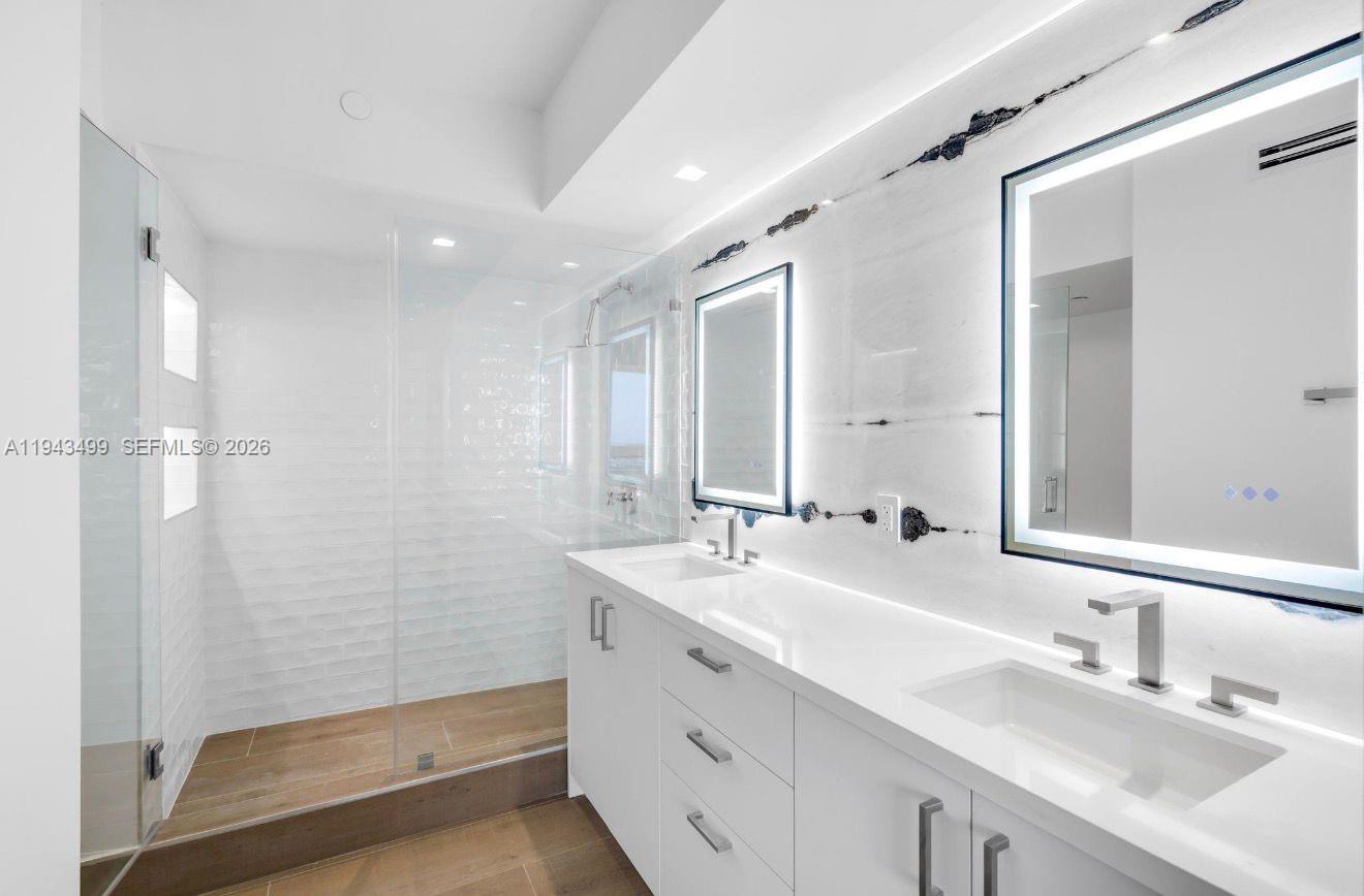 THE WAVERLY AT SOUTH BEACH - Residential