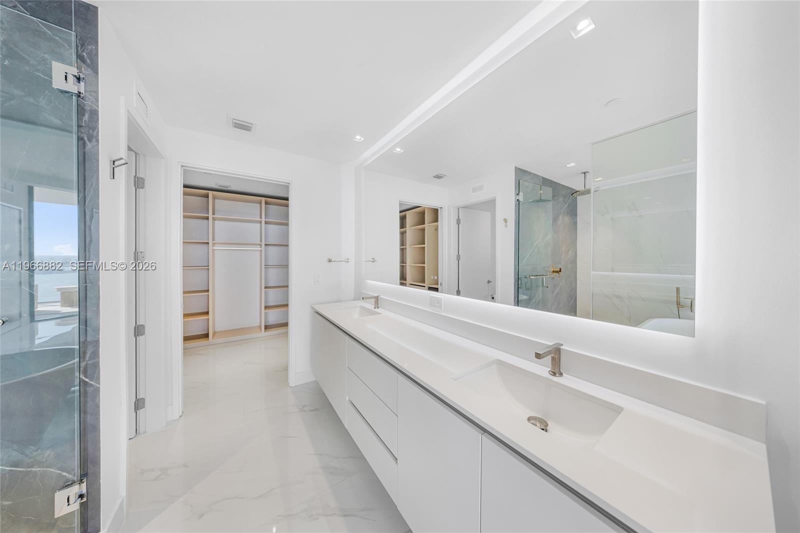 BAY BREEZE - Residential