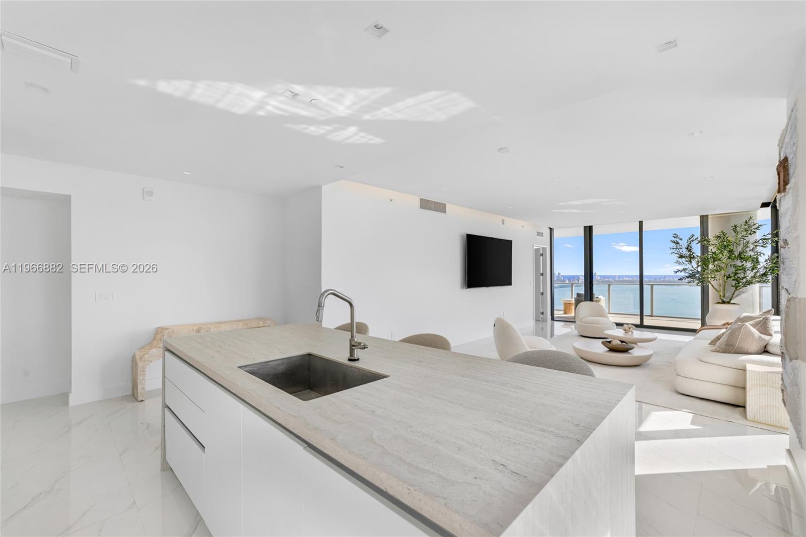 BAY BREEZE - Residential