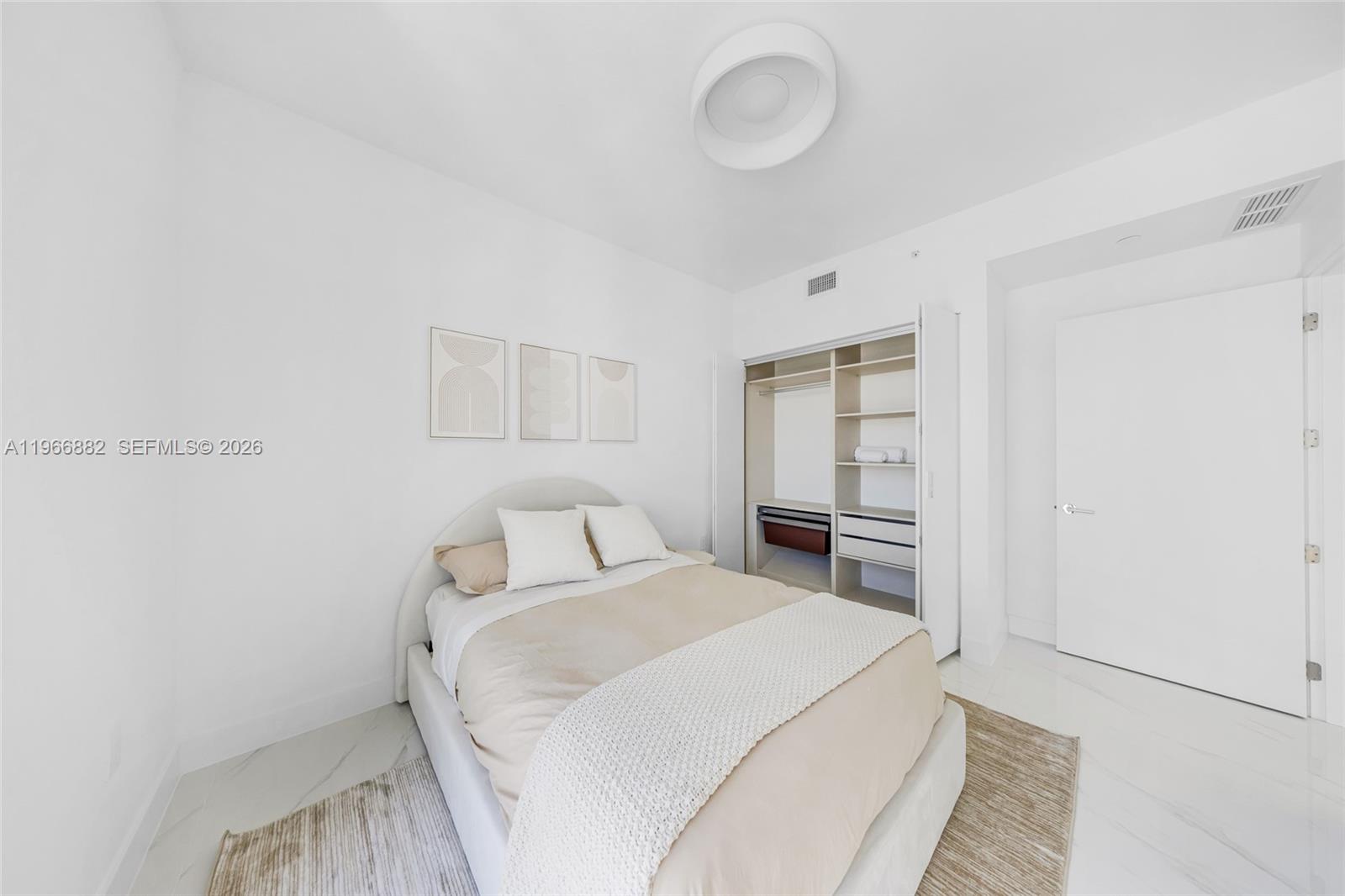 BAY BREEZE - Residential