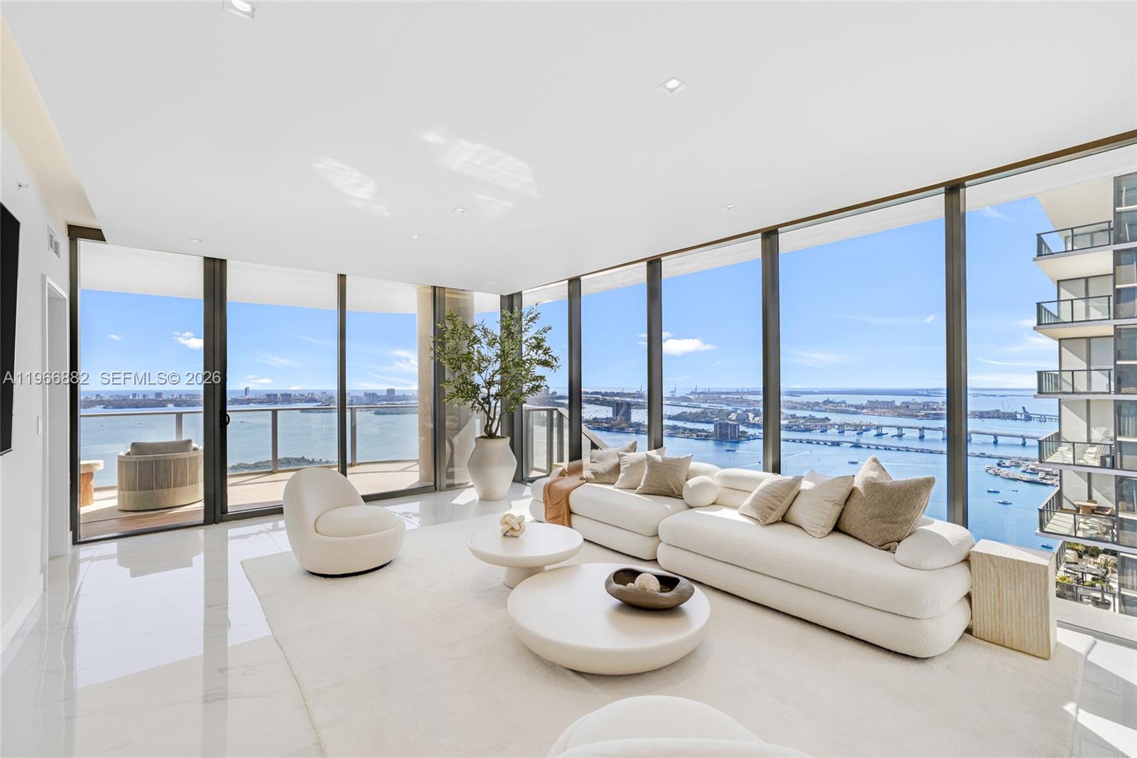 BAY BREEZE - Residential