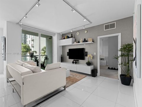 253 NE 2nd St 1002 Miami FL 33132