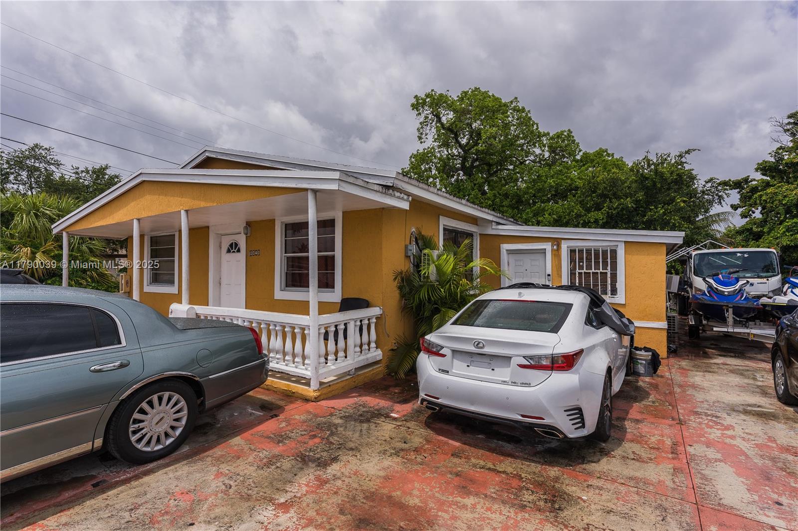 Attention investors! This fully occupied triplex is situated on a 7,500 sq ft. lot and currently generates $4,800/month in rental income, with two units rented at $1,900/month and one at $1,000/month—offering immediate, stable cash flow from day one.
The property is livable and fully rented, but would benefit from repairs and aesthetic upgrades, making it a great value-add opportunity. The lot is currently being used to work on multiple vehicles, which could be cleared to improve curb appeal or expand parking.
There is one electrical and one water meter, with shared utility costs between tenants.
Property is sold as-is. Do not disturb tenants. Drive-by only. Showings available by appointment. Serious inquiries only. Tenant occupied, we need 24 hours in advance to book showings.