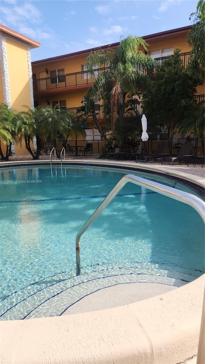 744 Ne 14th Ave 10, Fort Lauderdale, Broward County, Florida - 1 Bedrooms  
1 Bathrooms - 