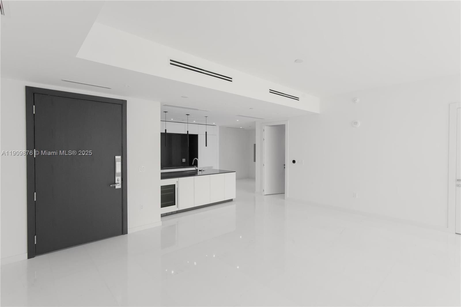 ASTON MARTIN - Residential