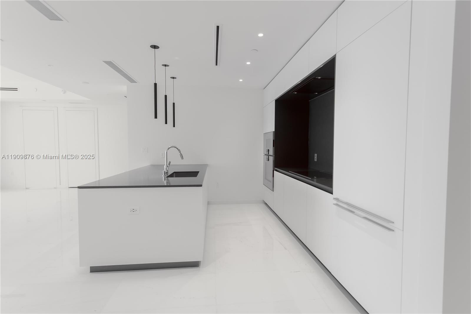 ASTON MARTIN - Residential