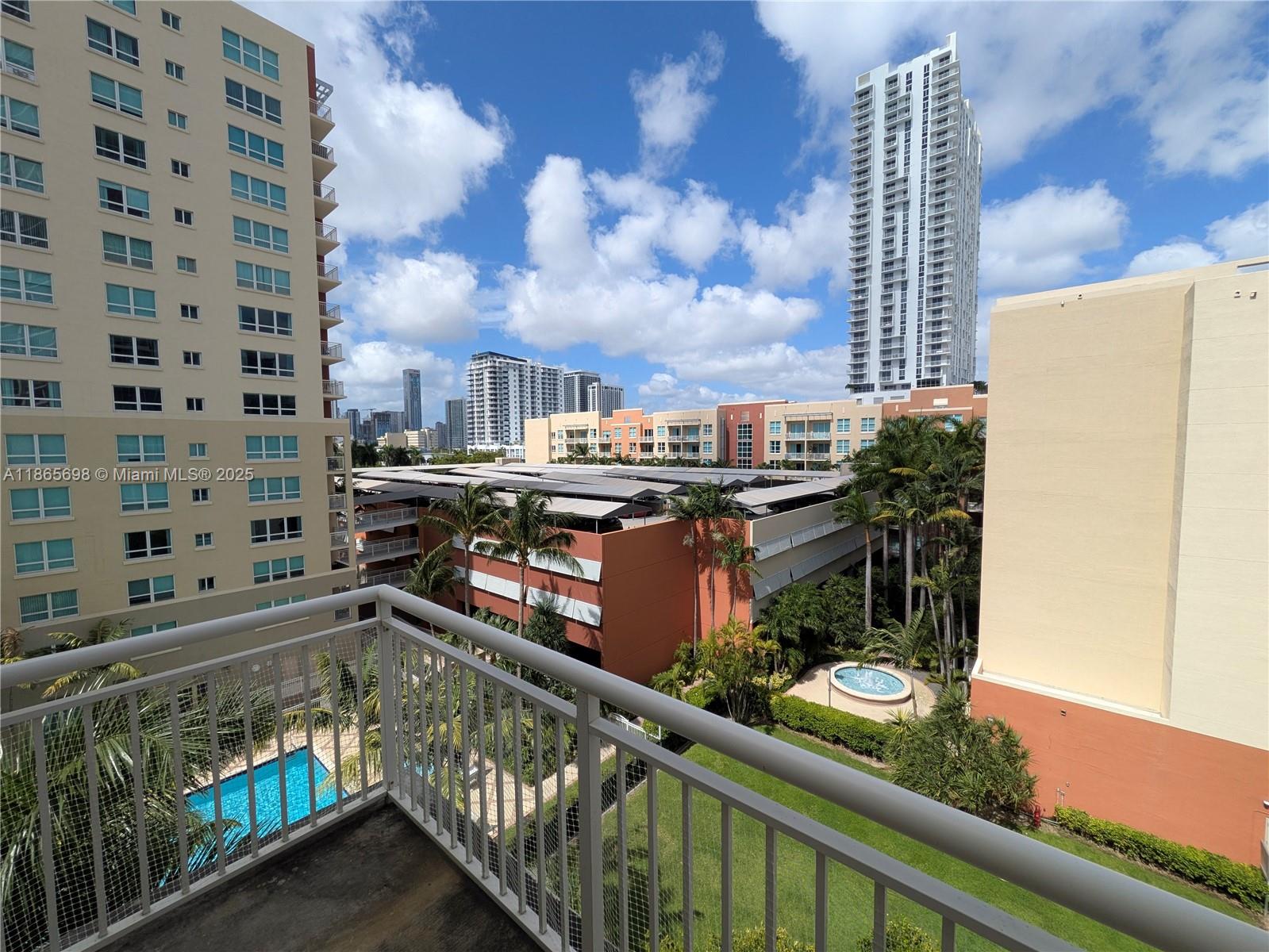 2000 N BAYSHORE DR 627