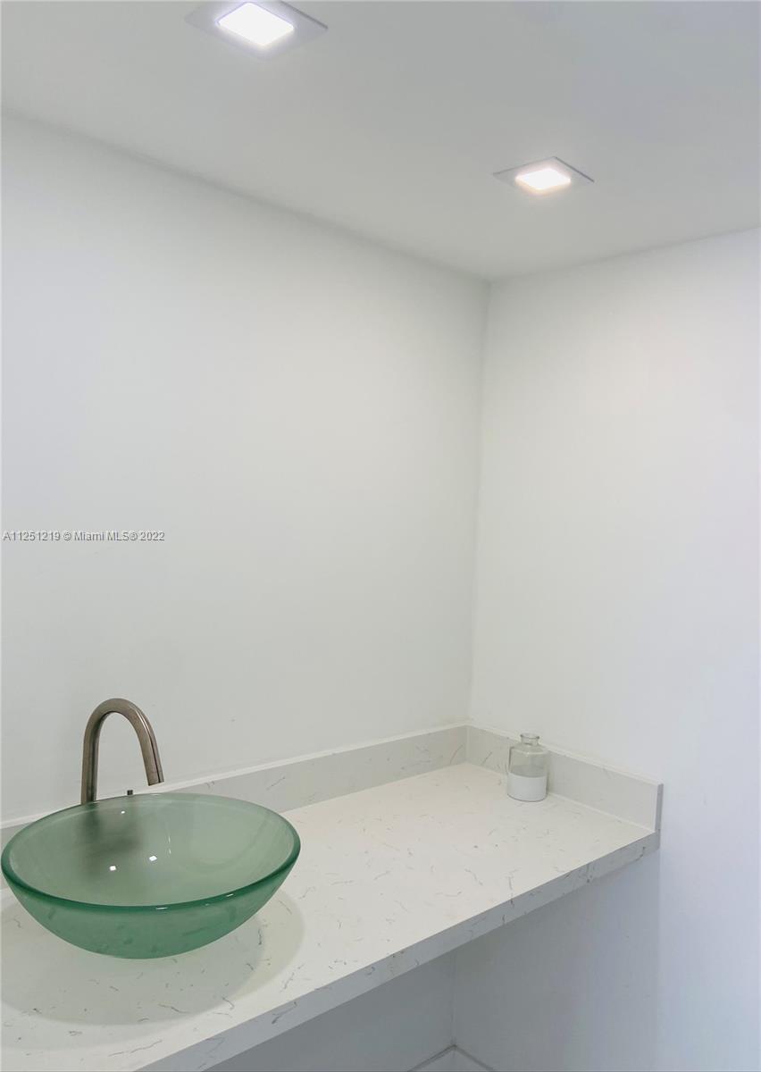 KEYSTONE TOWERS CONDO - Residential