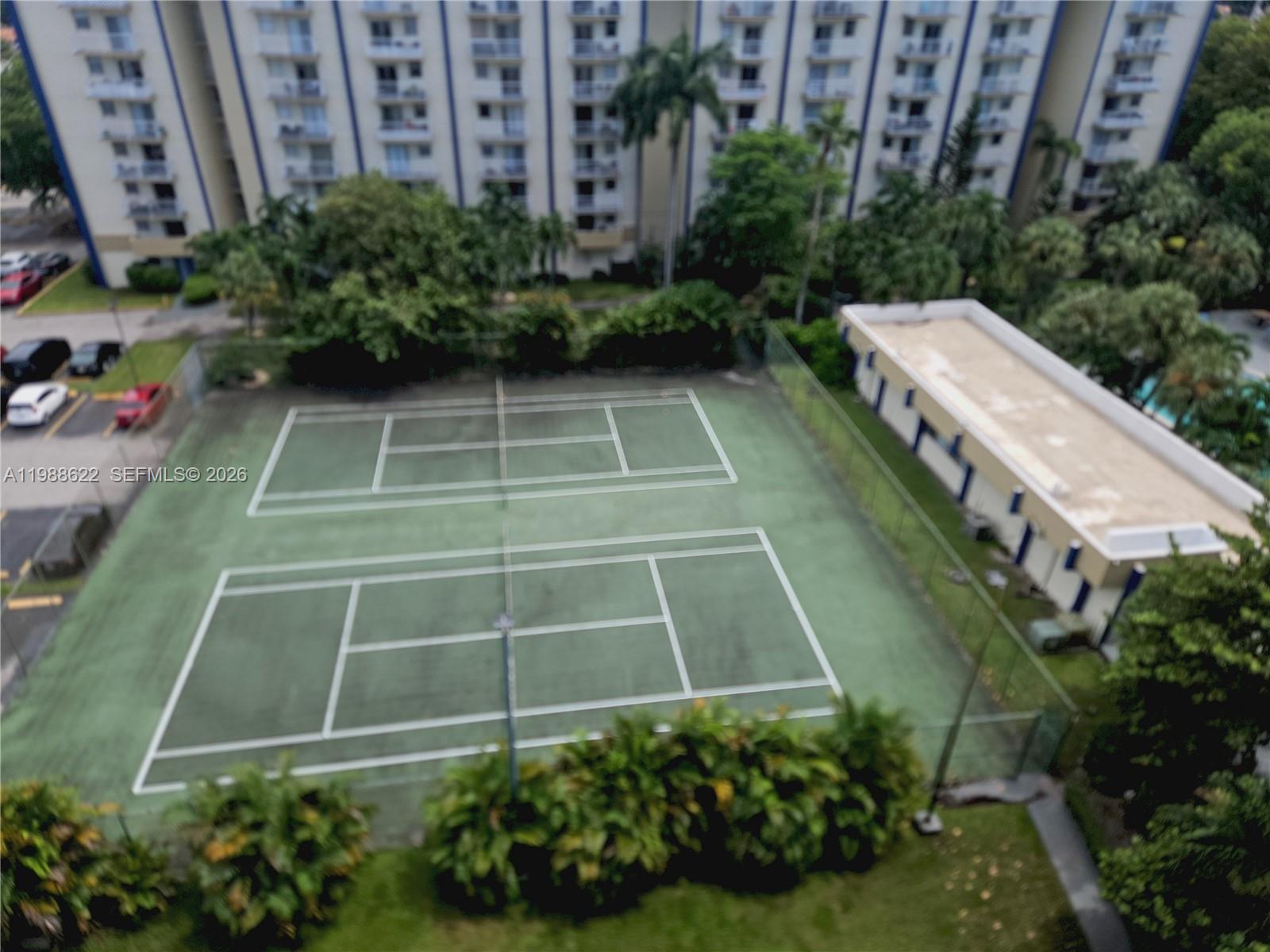 YOLANDA VILLAS CONDO - Residential