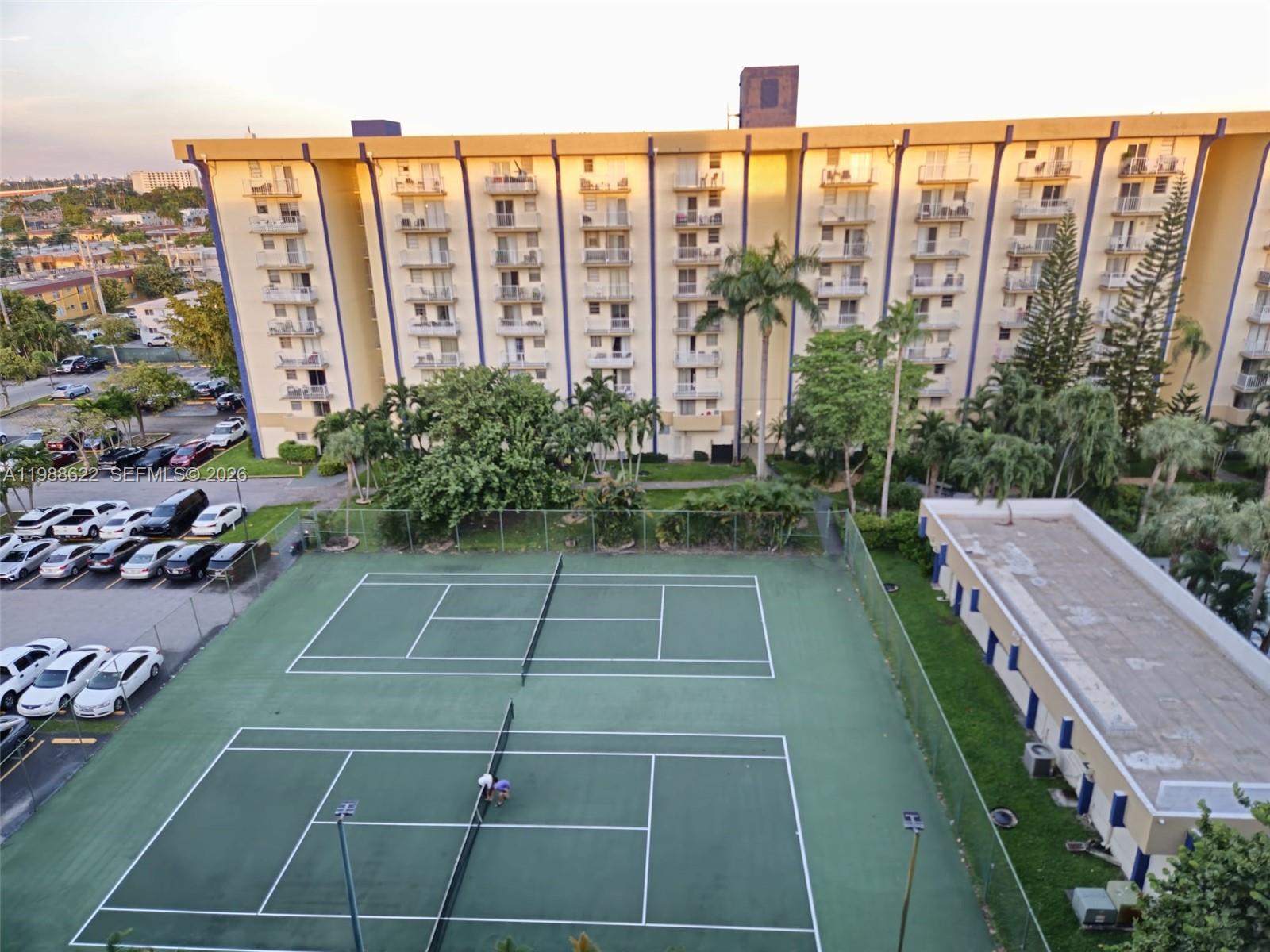 YOLANDA VILLAS CONDO - Residential