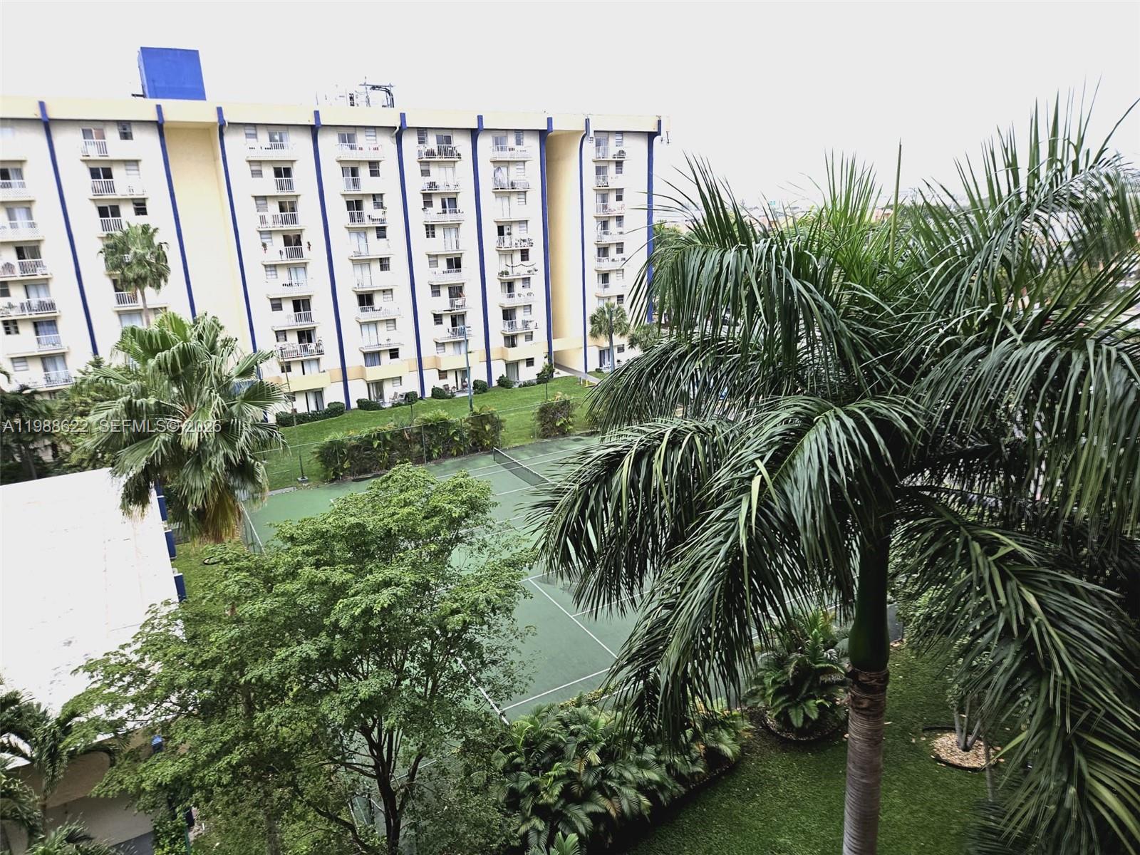 YOLANDA VILLAS CONDO - Residential