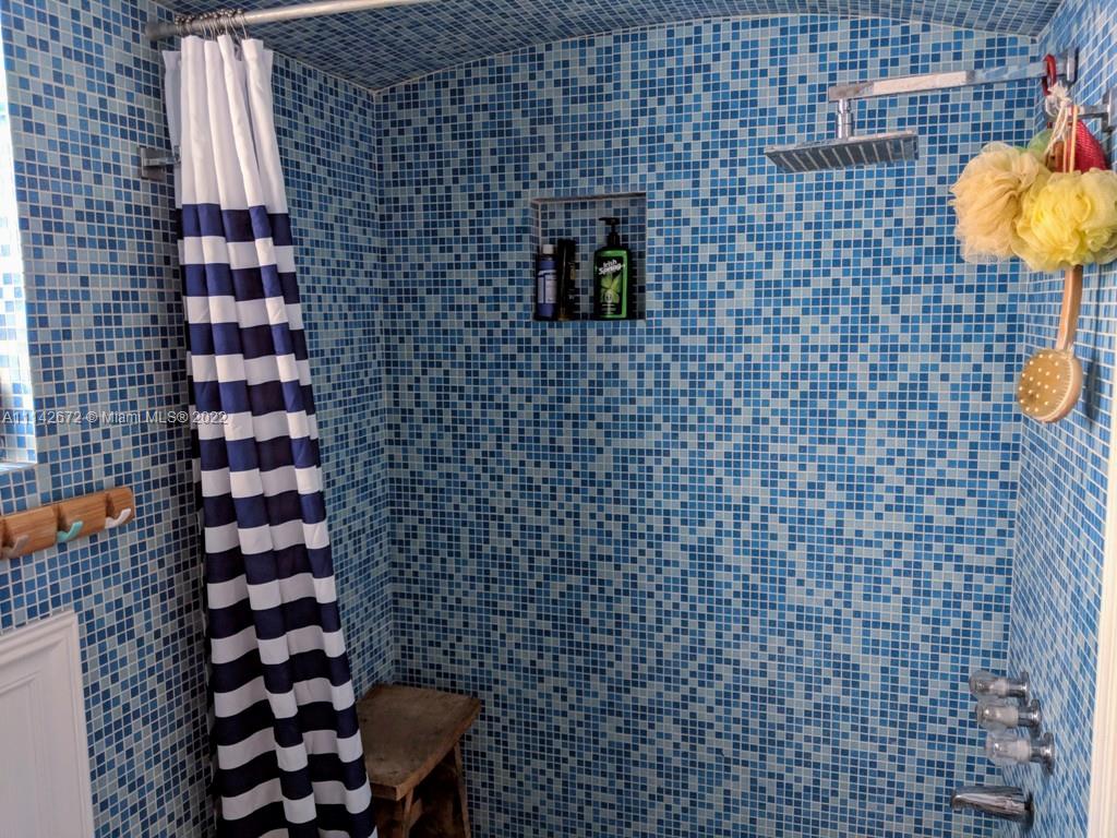 DECOLUX CONDO - Residential