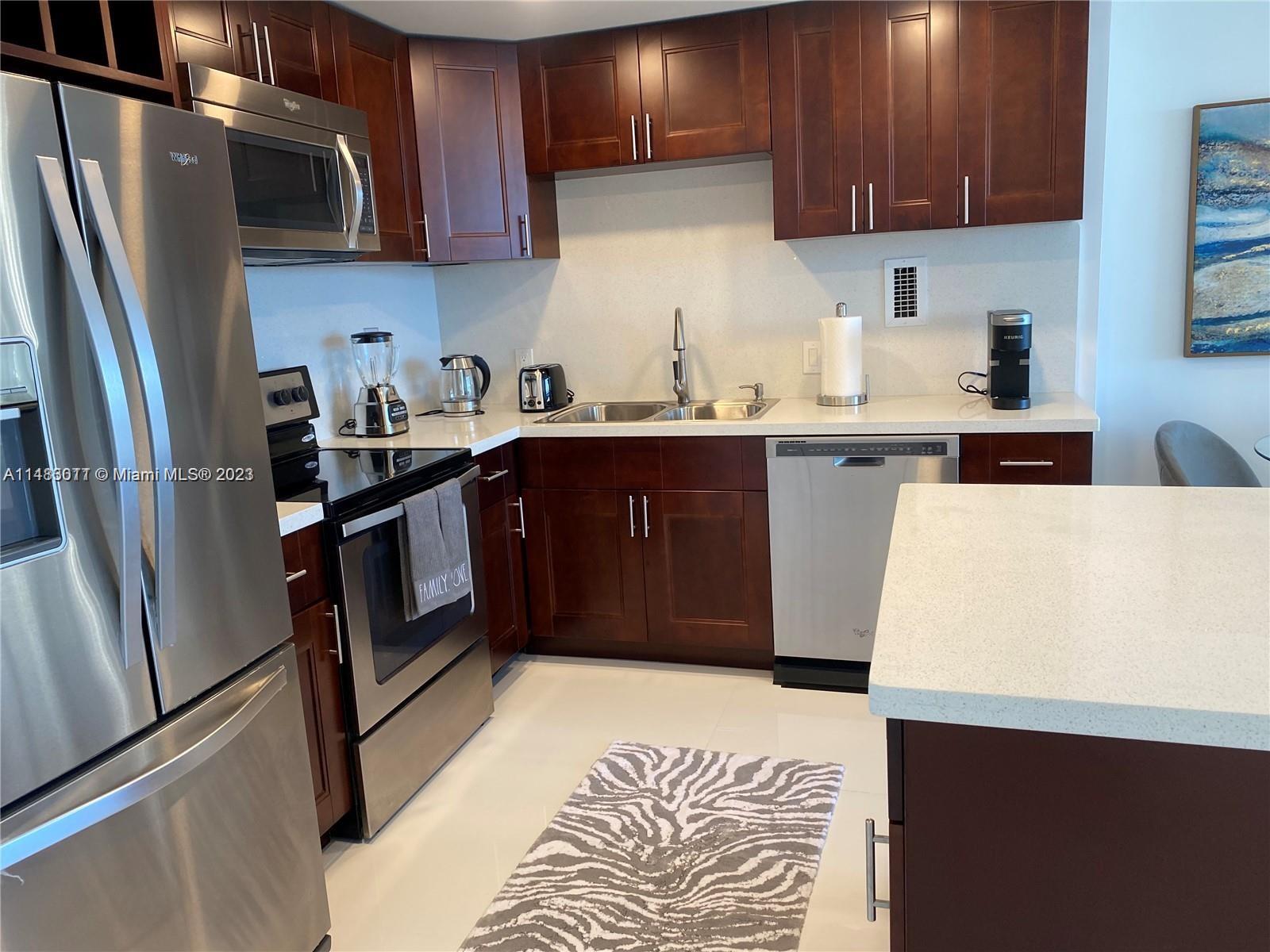 ALEXANDER TOWERS CONDO - Residential Lease