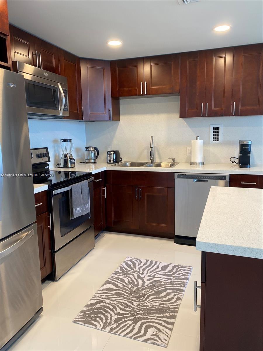ALEXANDER TOWERS CONDO - Residential Lease