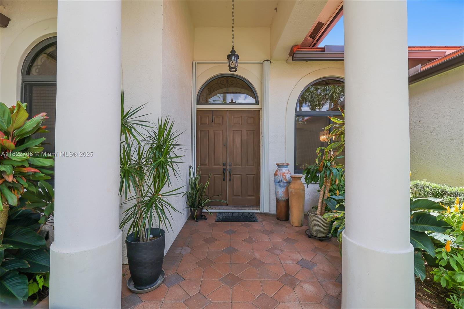 2489 Eagle Watch Ln, Weston, FL, 33327/$1,799,000 2 2489 Eagle Watch Ln