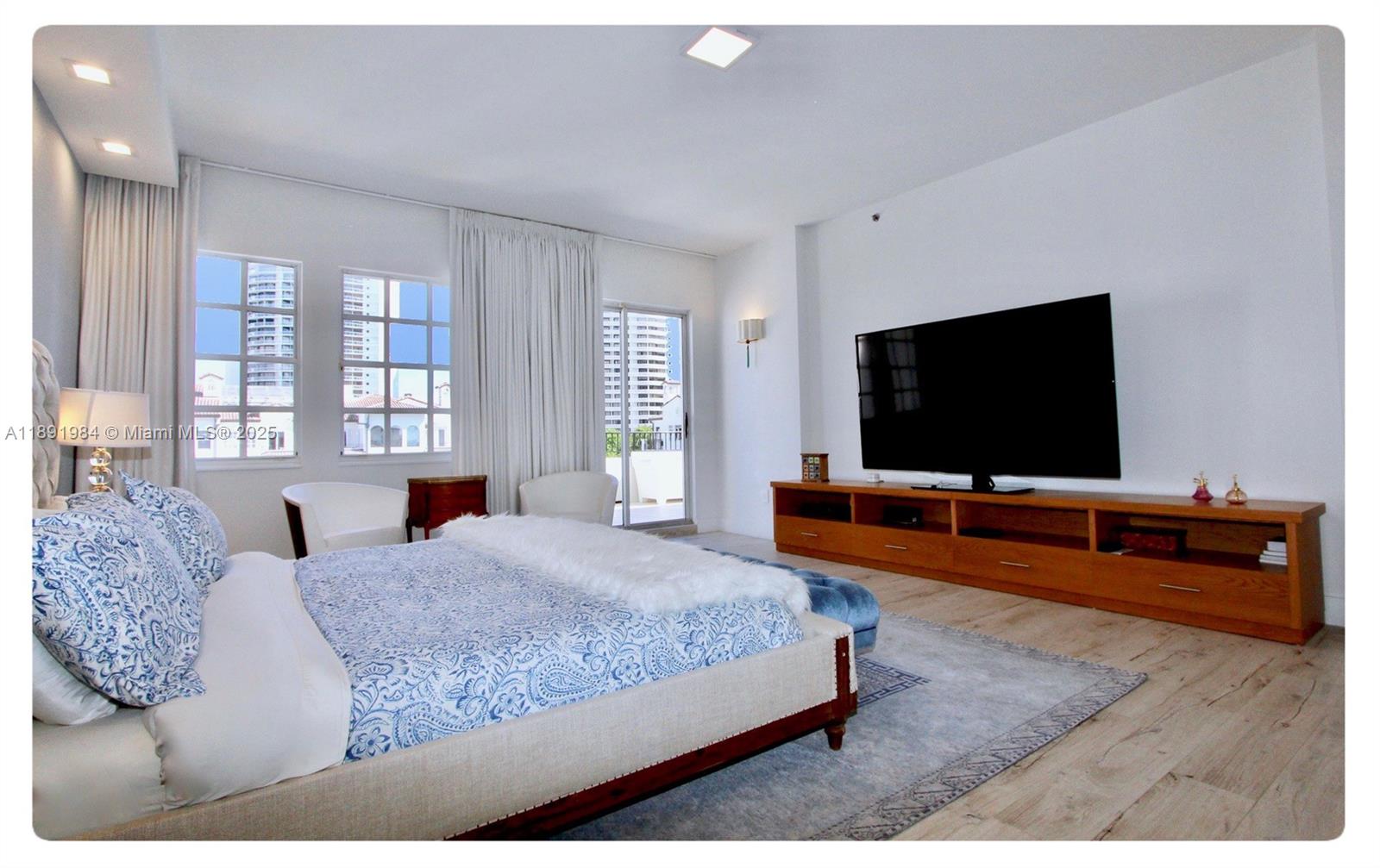 MEDITERRANEAN VILLAGE CON - Residential