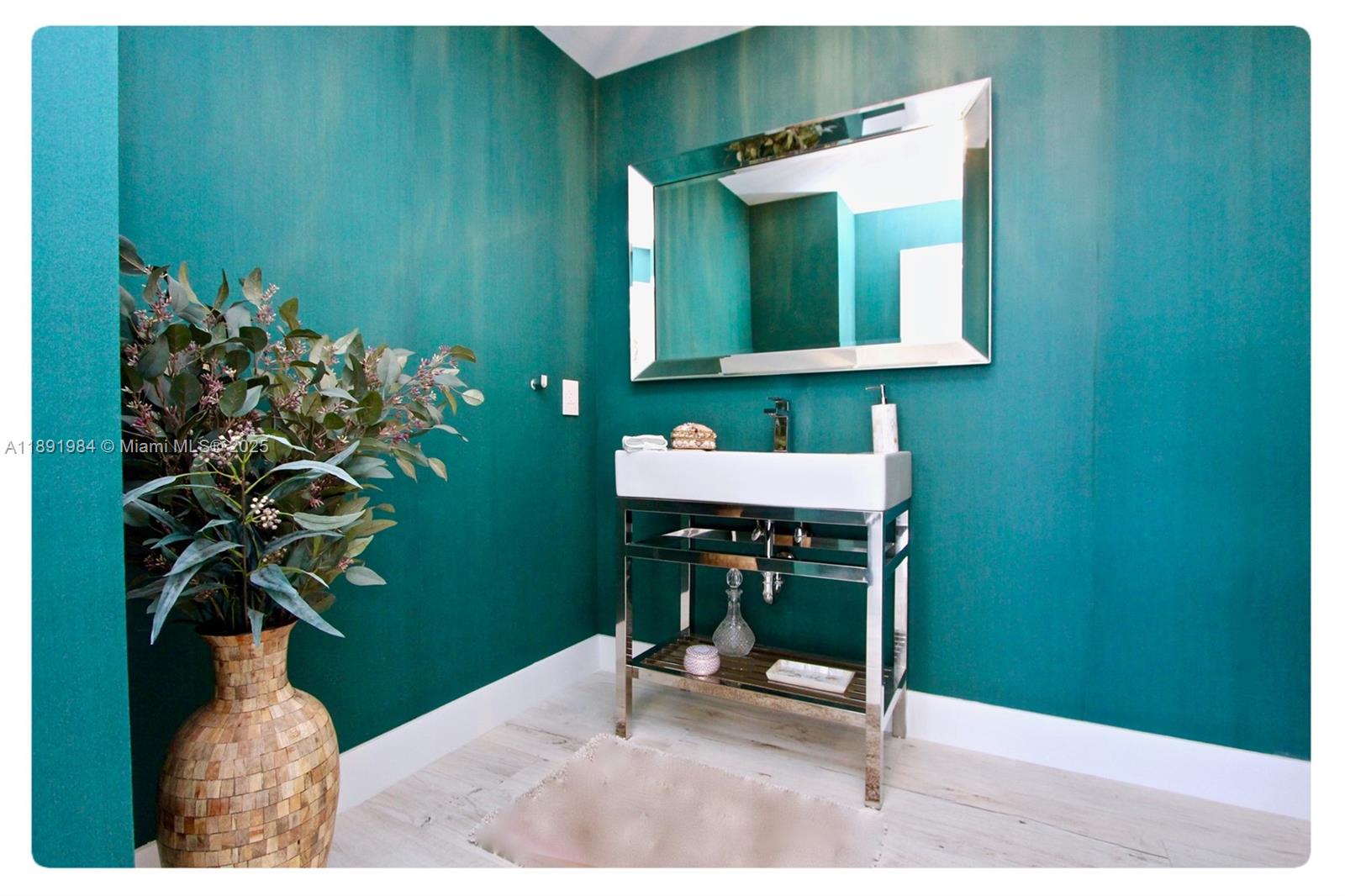 MEDITERRANEAN VILLAGE CON - Residential