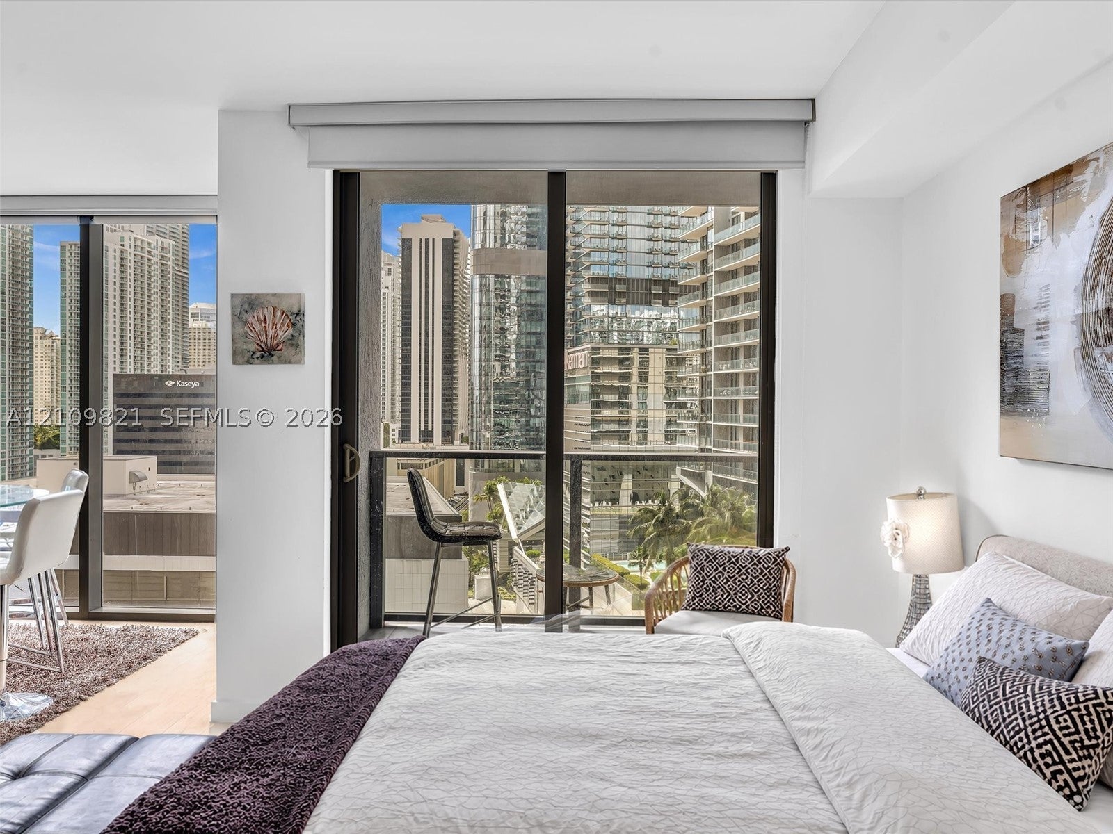 31 SE 6th St 2103