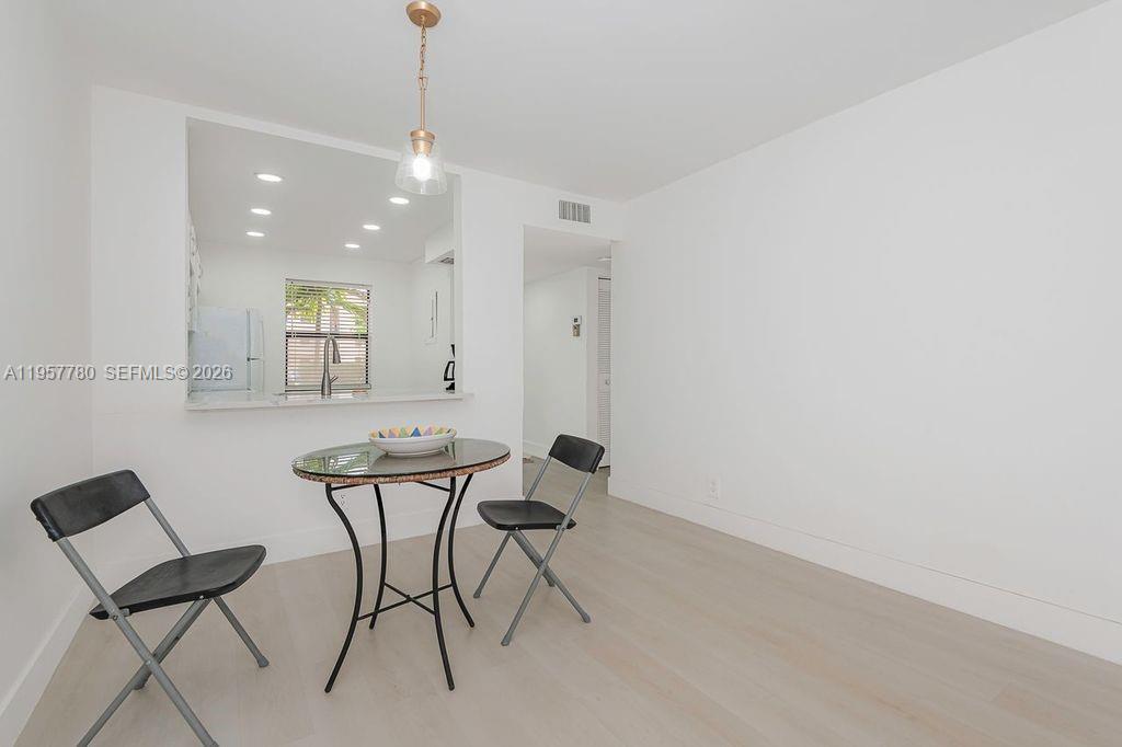 SUNRISE LAKES 218 CONDO - Residential