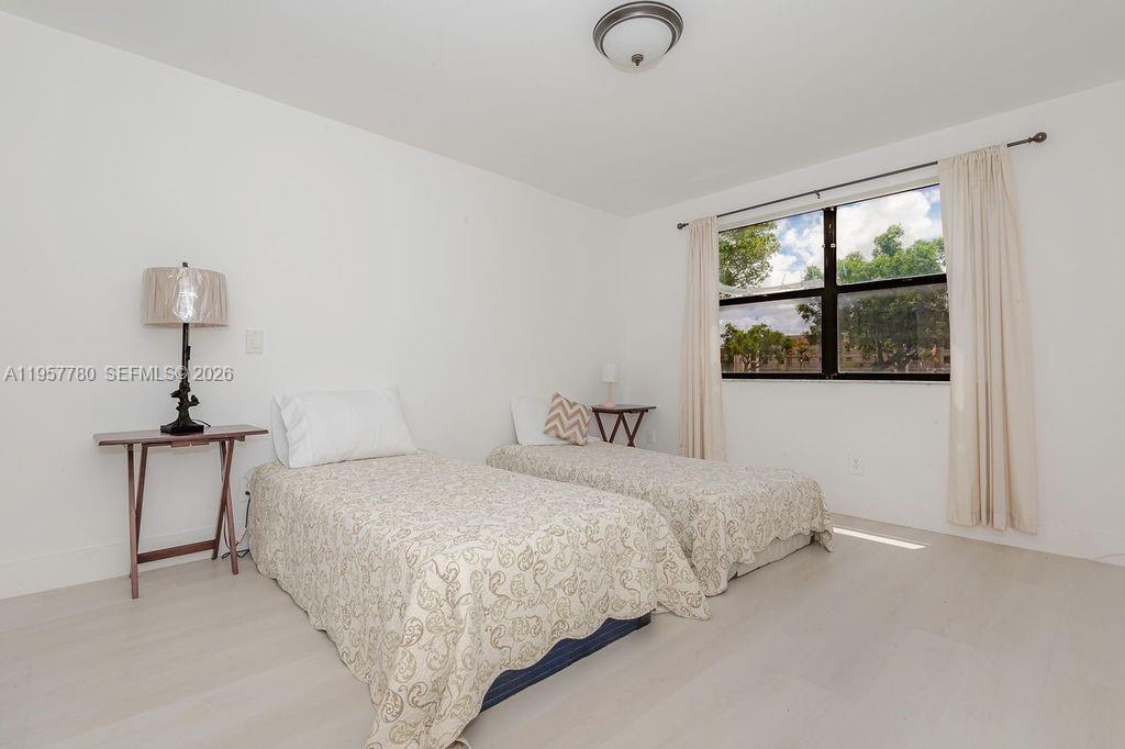 SUNRISE LAKES 218 CONDO - Residential