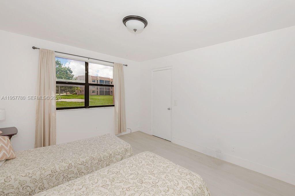 SUNRISE LAKES 218 CONDO - Residential