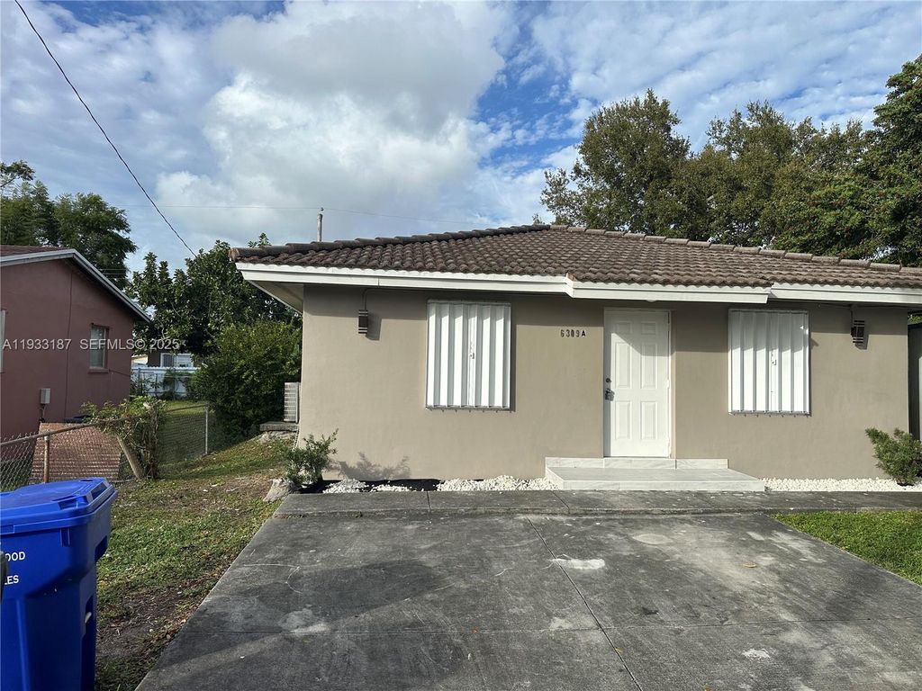 Photo of 6309 Eaton St #A-B, Hollywood, FL 33024 (MLS # A11933187)