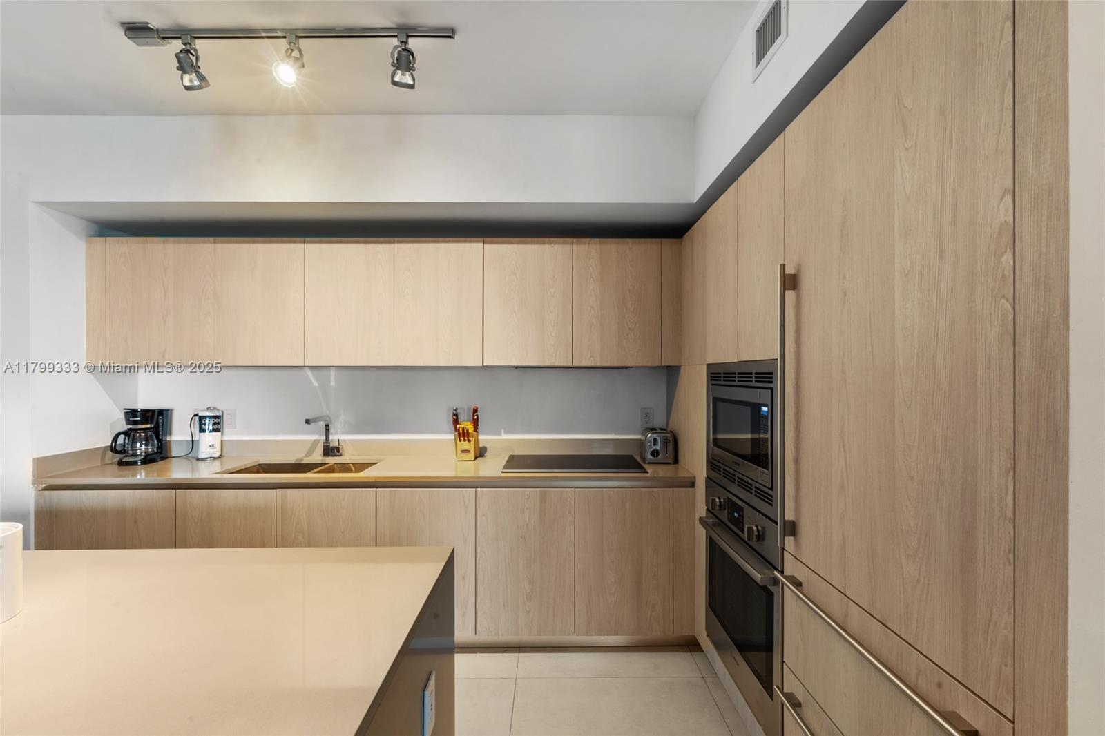 4111 SOUTH OCEAN DRIVE CO - Residential Lease