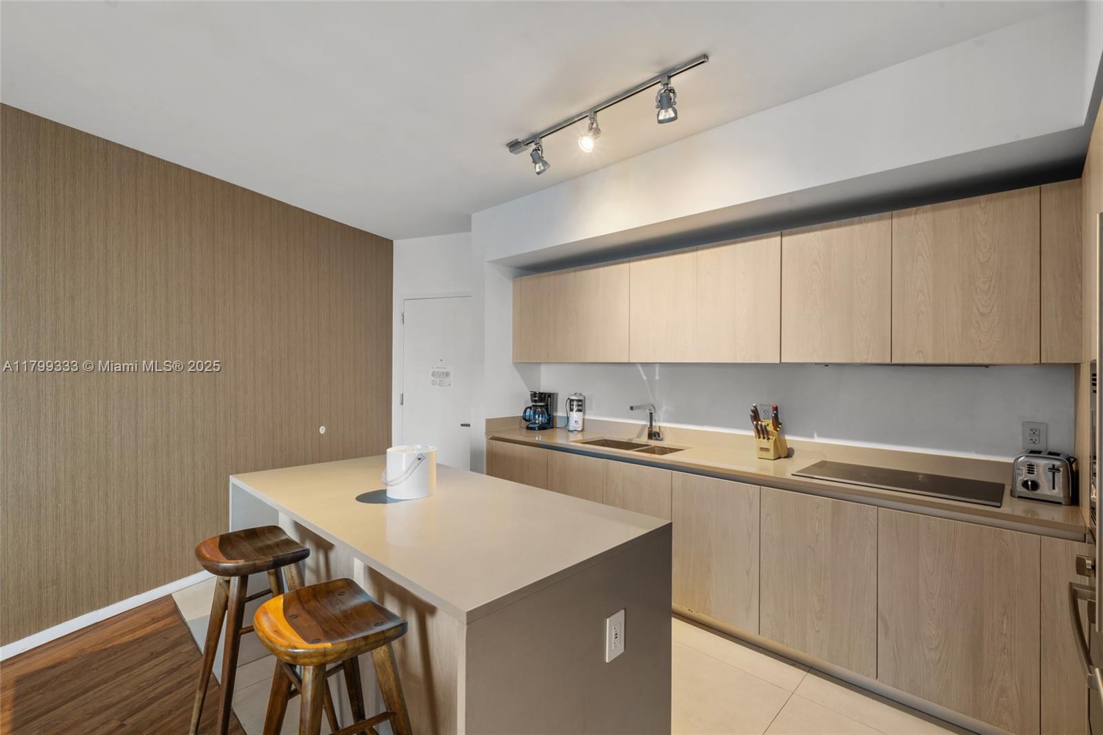 4111 SOUTH OCEAN DRIVE CO - Residential Lease