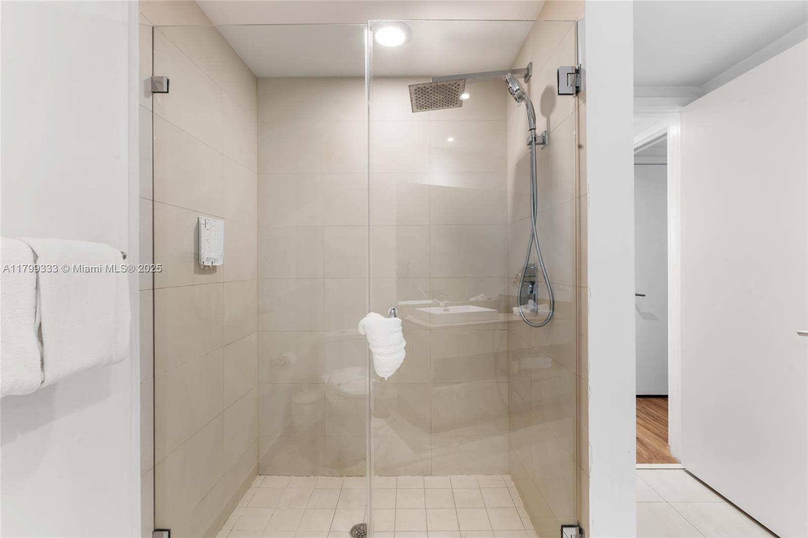 4111 SOUTH OCEAN DRIVE CO - Residential Lease