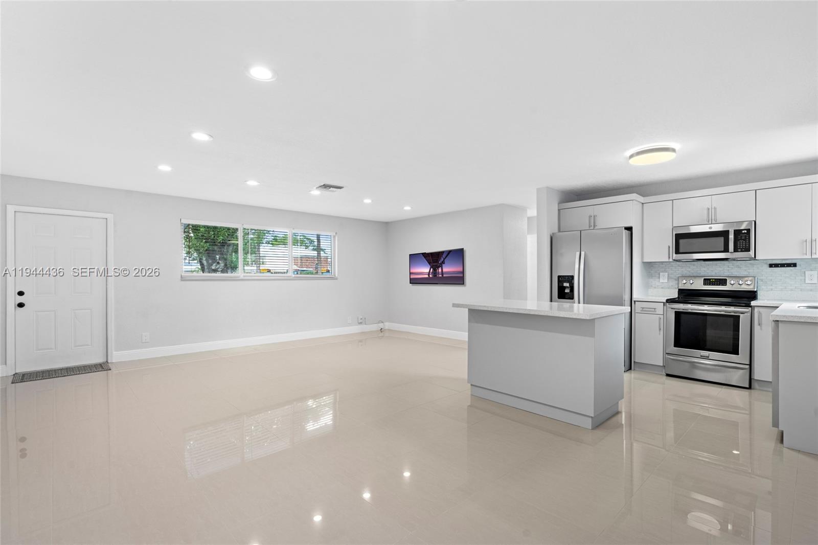 CORAL RIDGE ISLES - Residential Lease