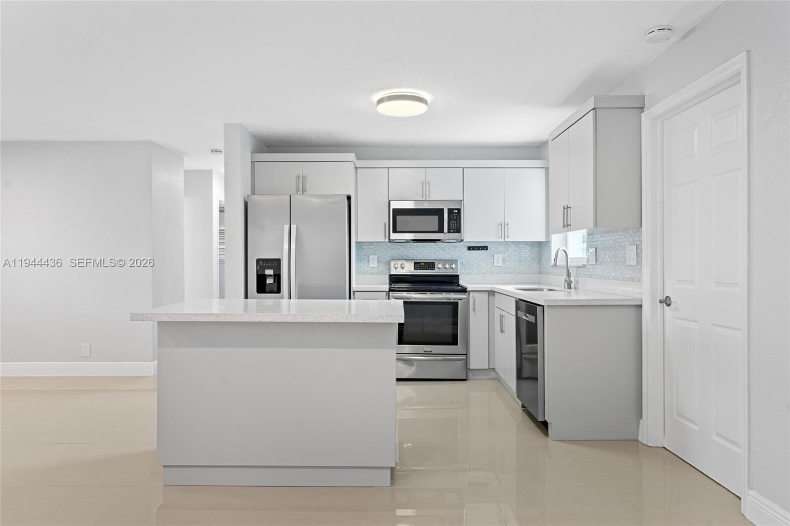 CORAL RIDGE ISLES - Residential Lease