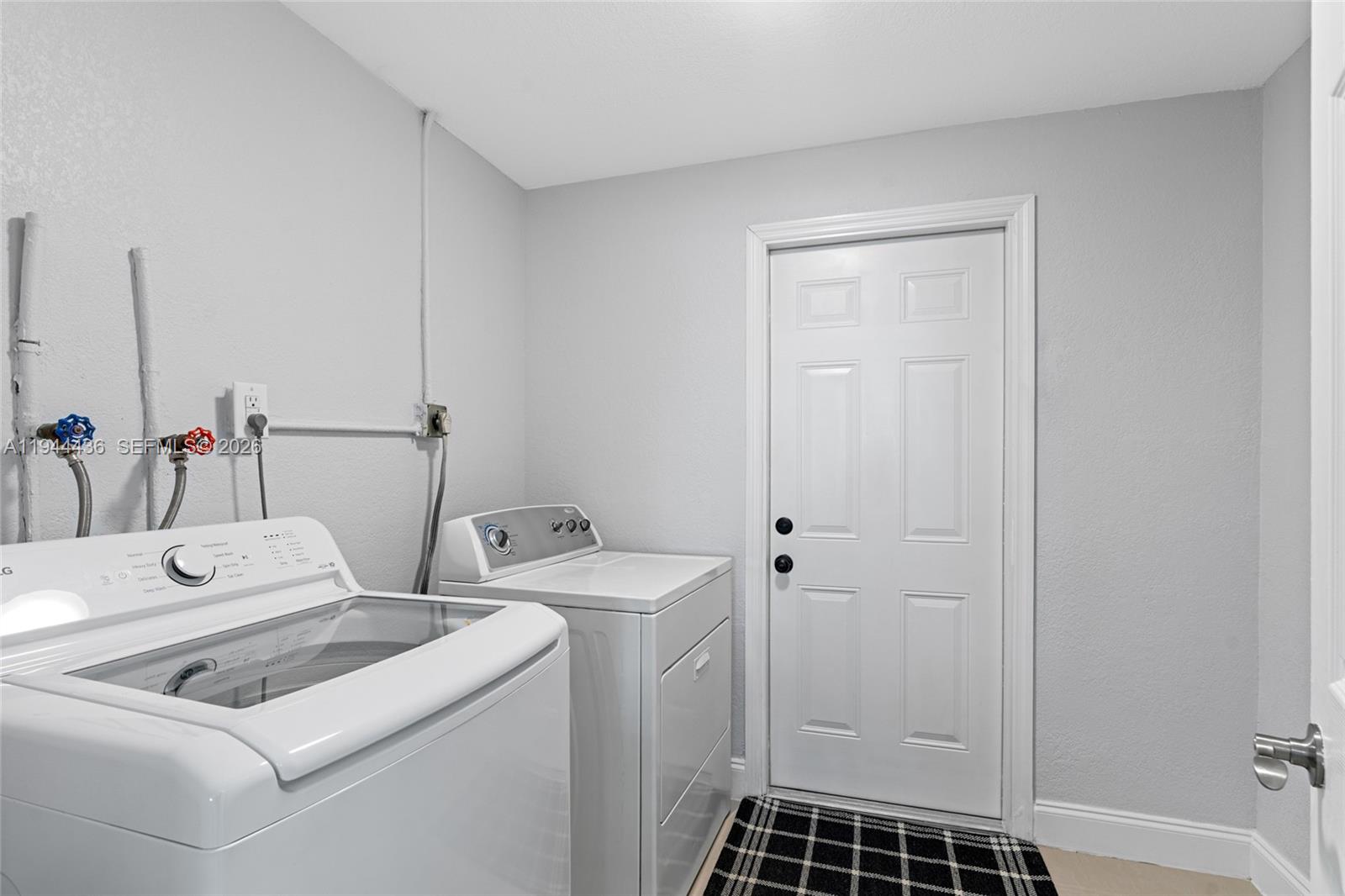 CORAL RIDGE ISLES - Residential Lease