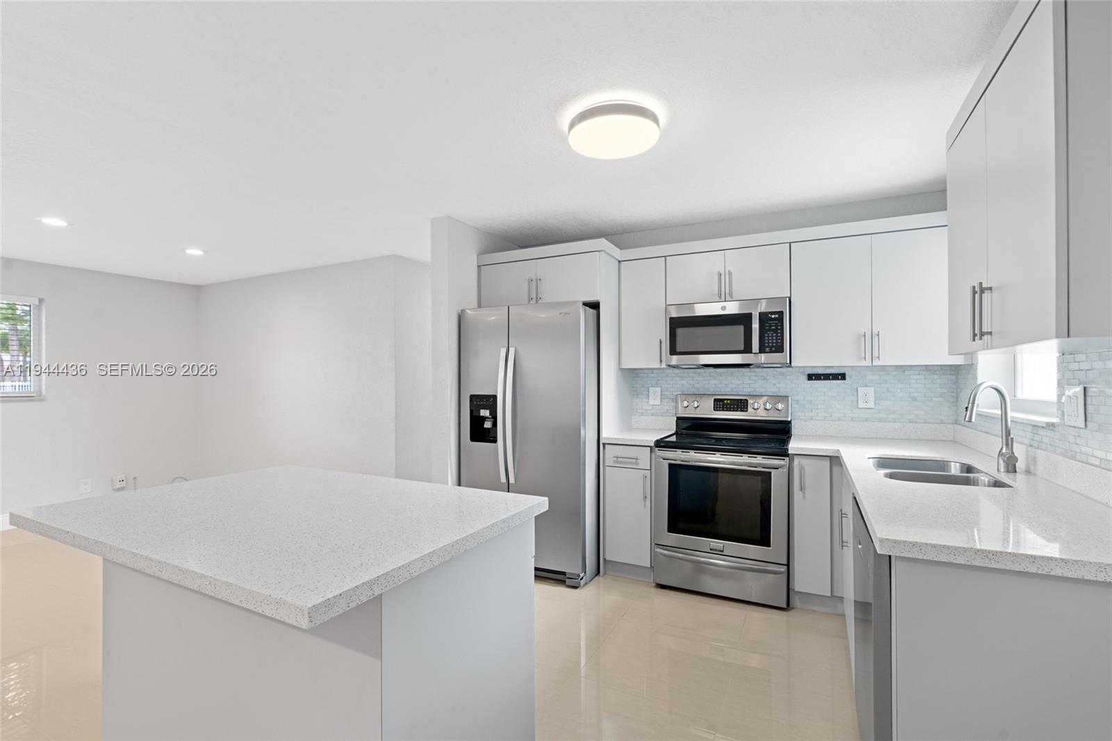 CORAL RIDGE ISLES - Residential Lease