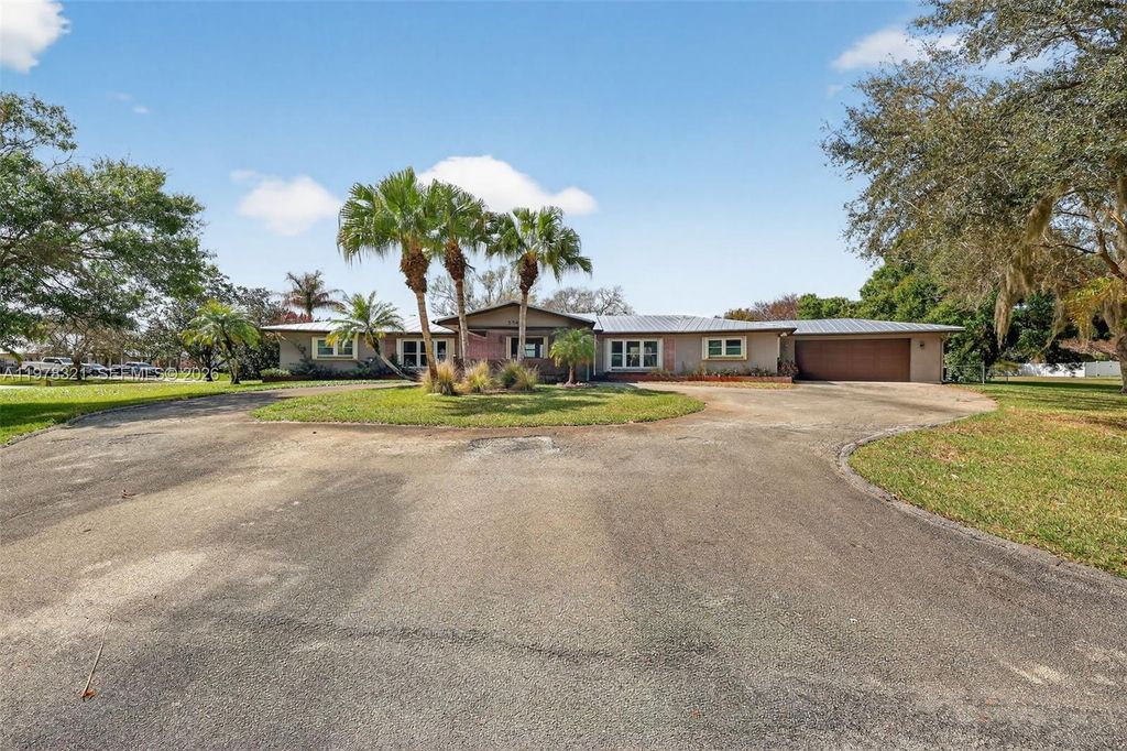 Photo of 5541 Teal Ter, Fort Pierce, FL 34982 (MLS # A11978321)