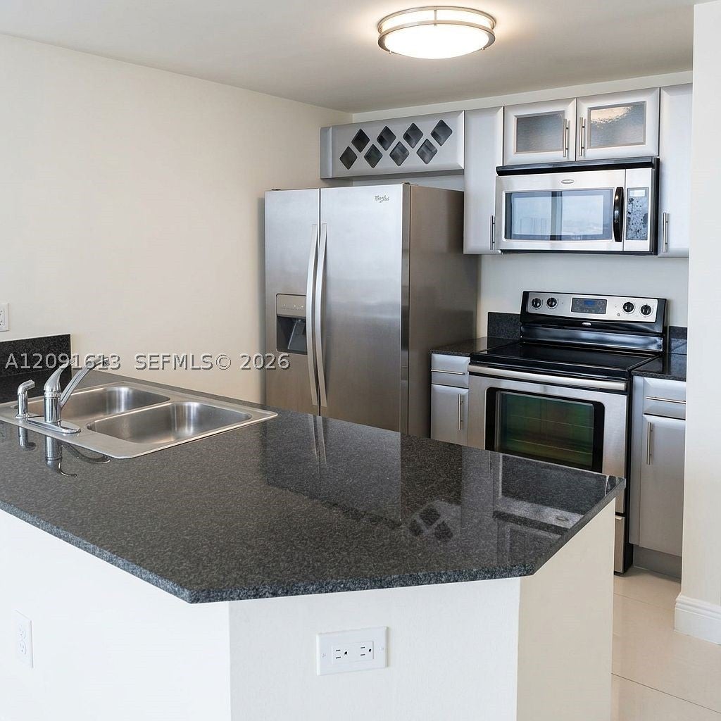 1871 NW S River Dr 2003