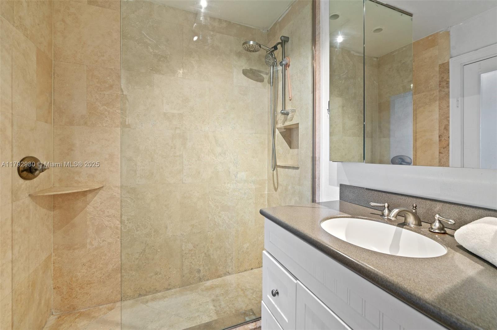LAS OLAS VILLAS CONDO - Residential