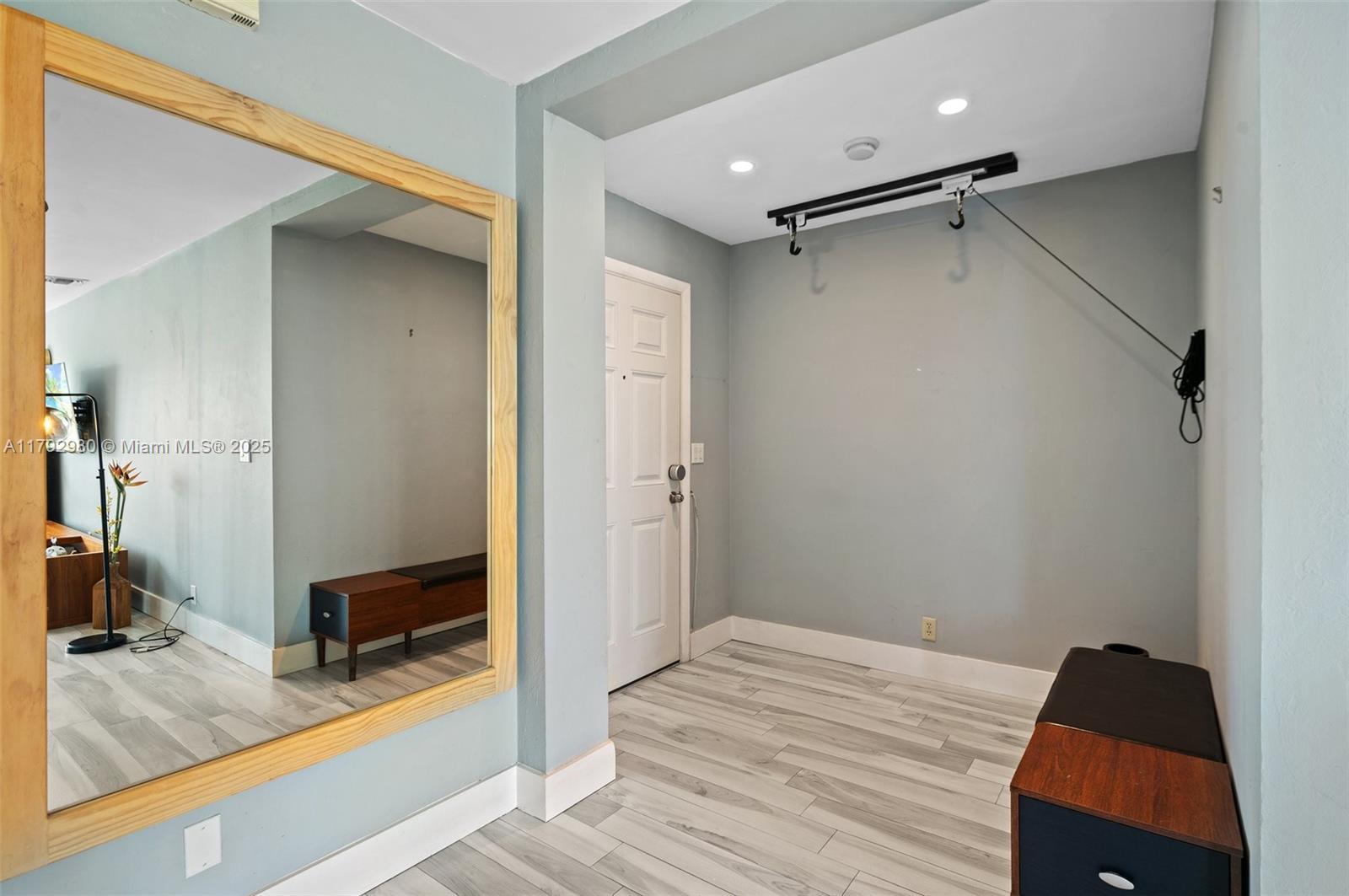 LAS OLAS VILLAS CONDO - Residential
