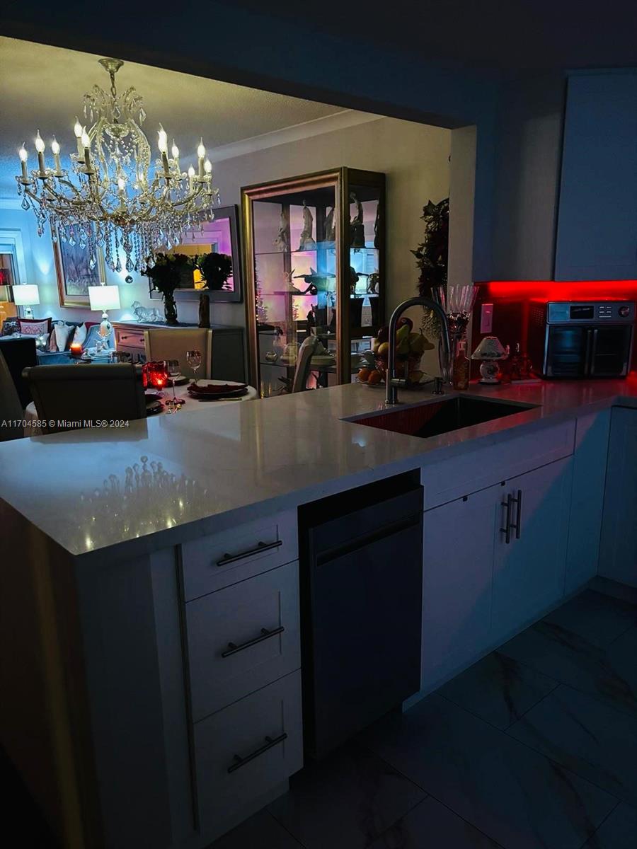 LAS VISTAS L IN INVERRARY - Residential