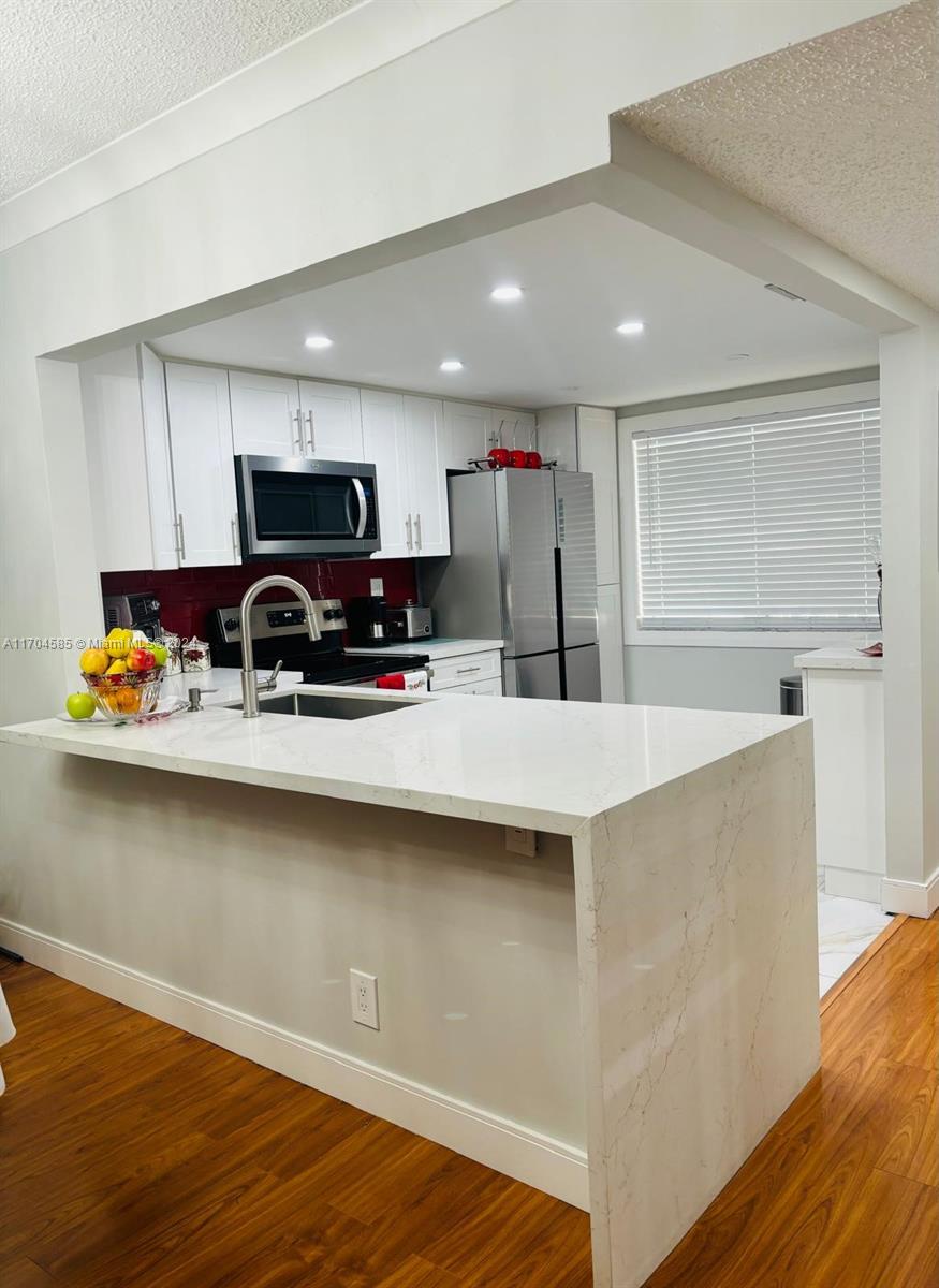 LAS VISTAS L IN INVERRARY - Residential