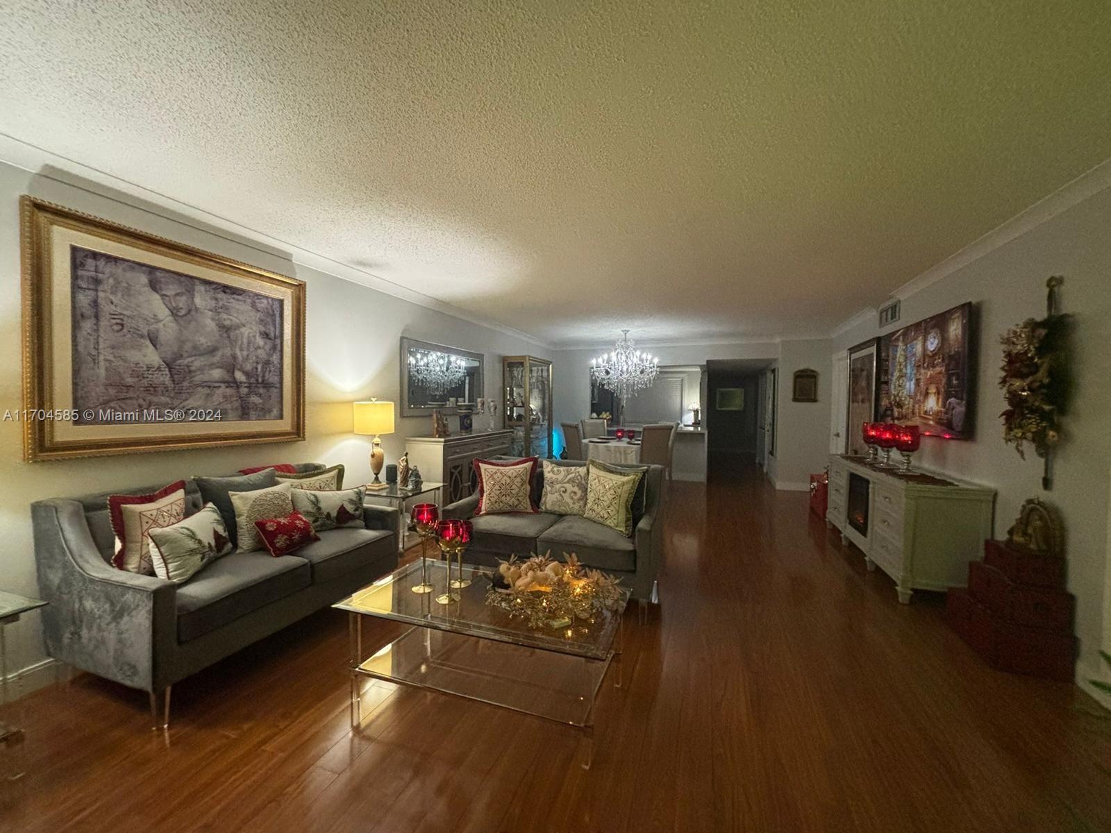 LAS VISTAS L IN INVERRARY - Residential